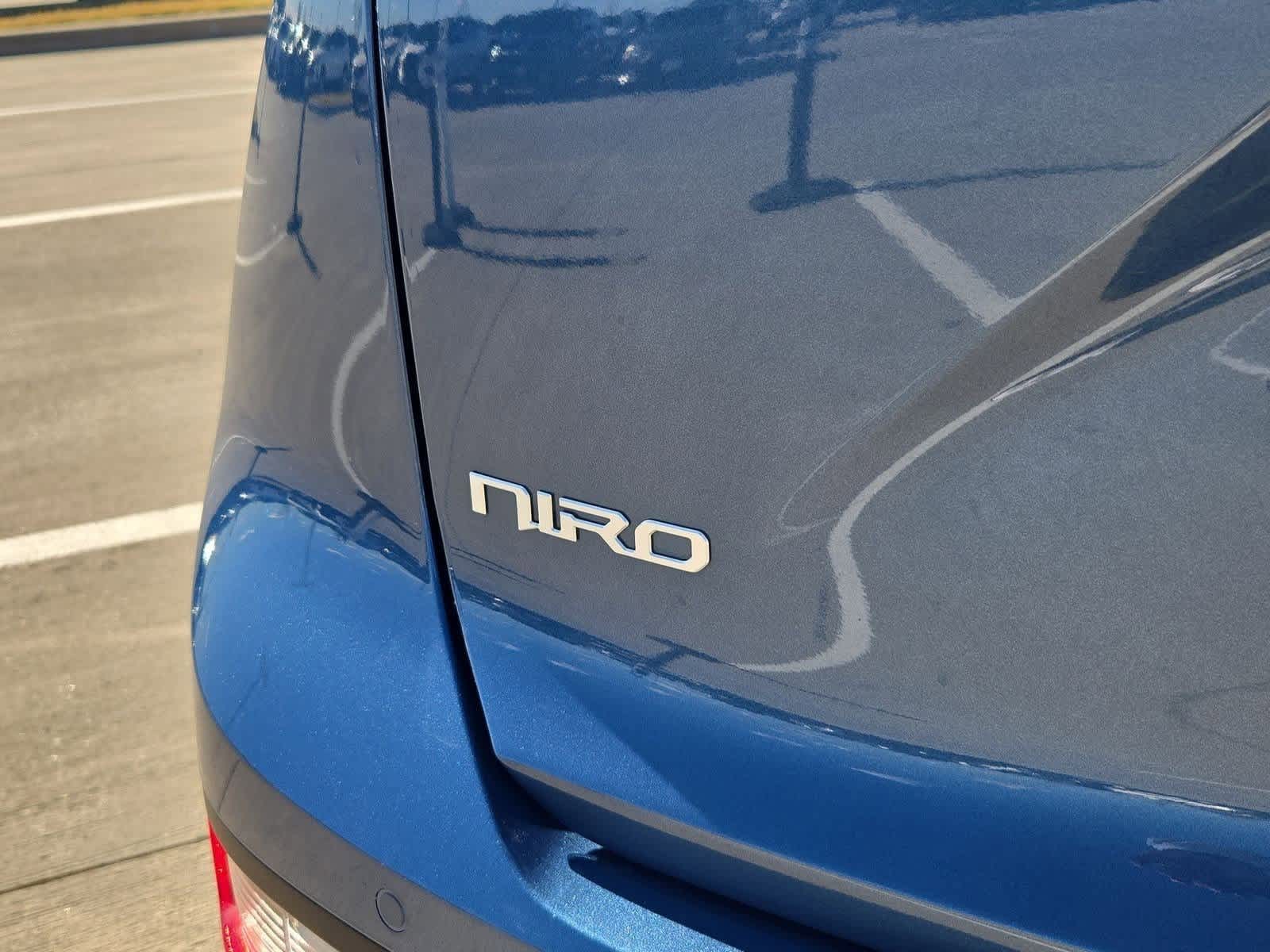 Thumbnail: 2023 Kia Niro - 11