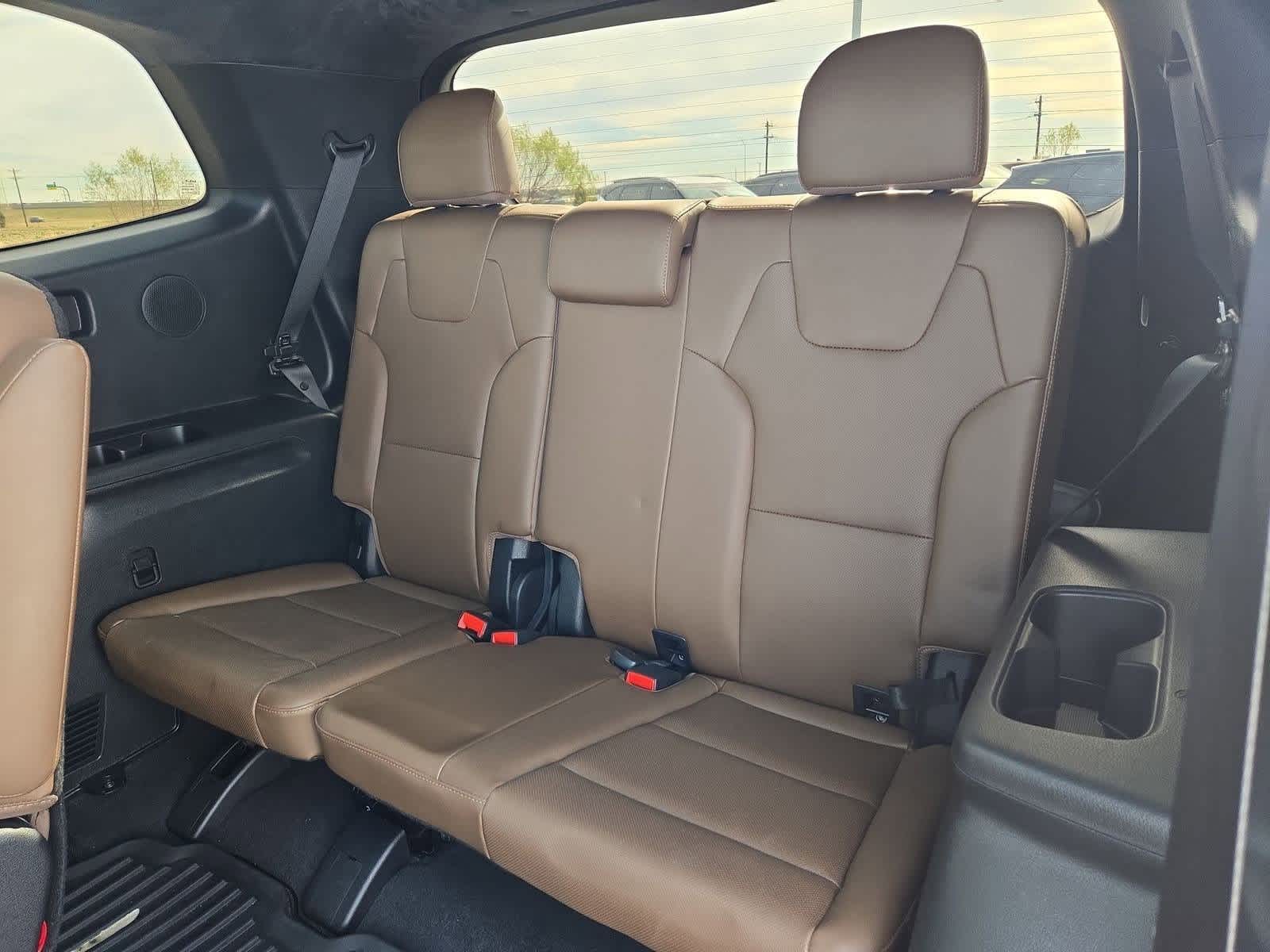 Thumbnail: 2022 Kia Telluride - 38