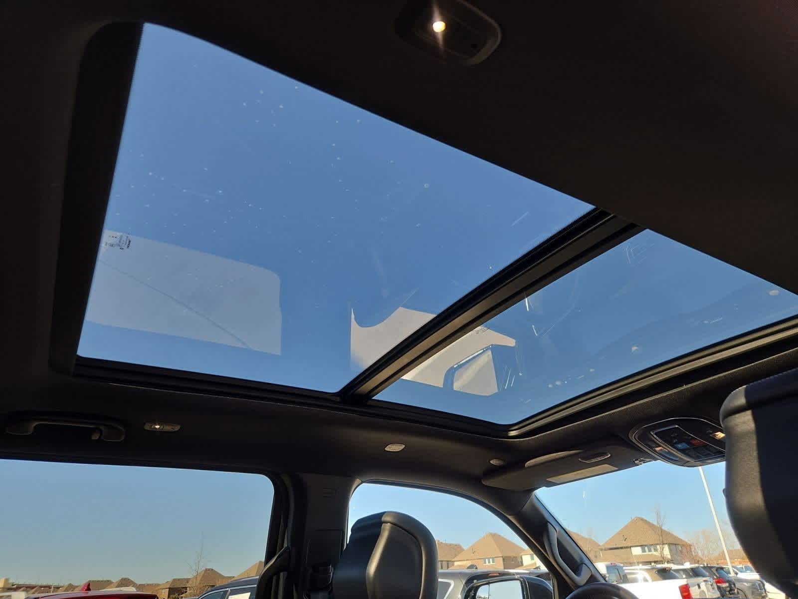 Thumbnail: 2023 Jeep Wagoneer - 21