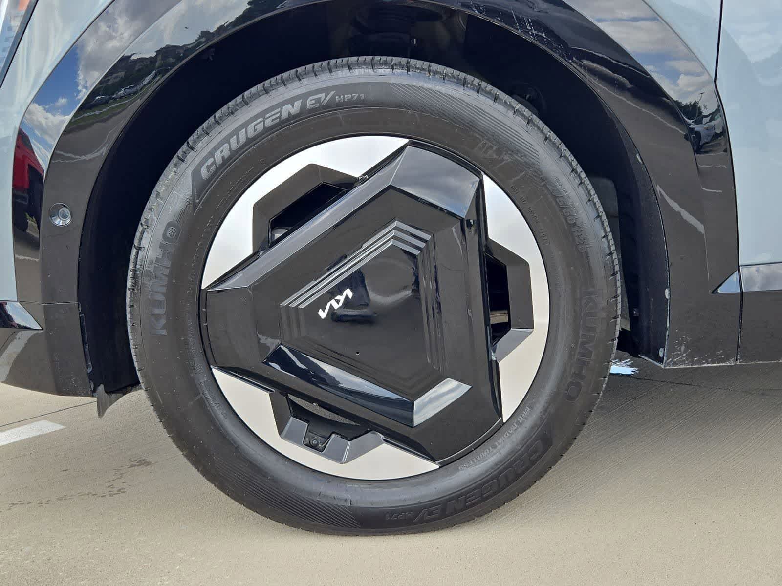 Thumbnail: 2024 Kia EV9 - 13