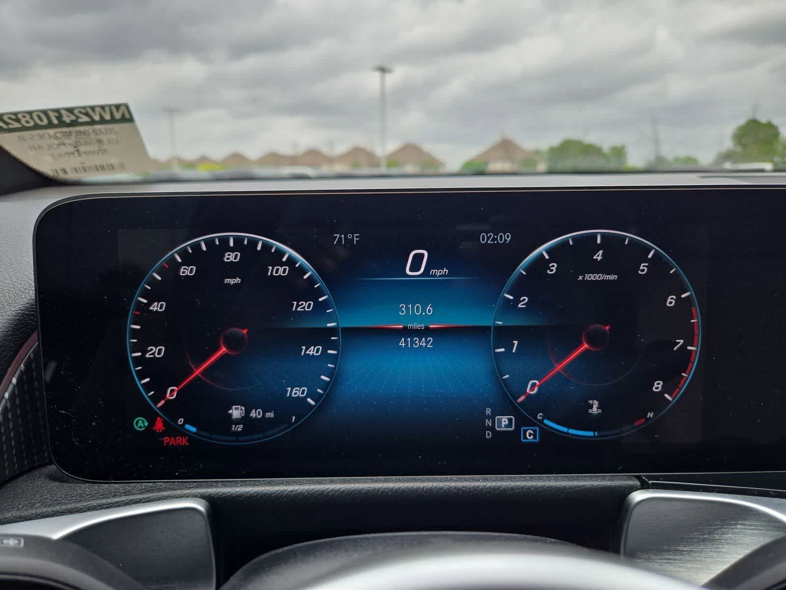 Thumbnail: 2022 Mercedes-Benz GLB - 32