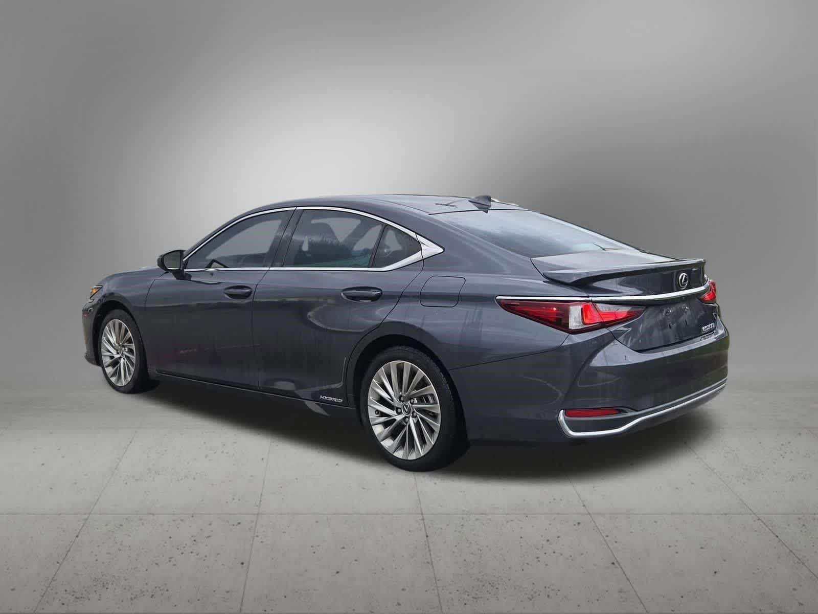 Thumbnail: 2022 Lexus ES - 4
