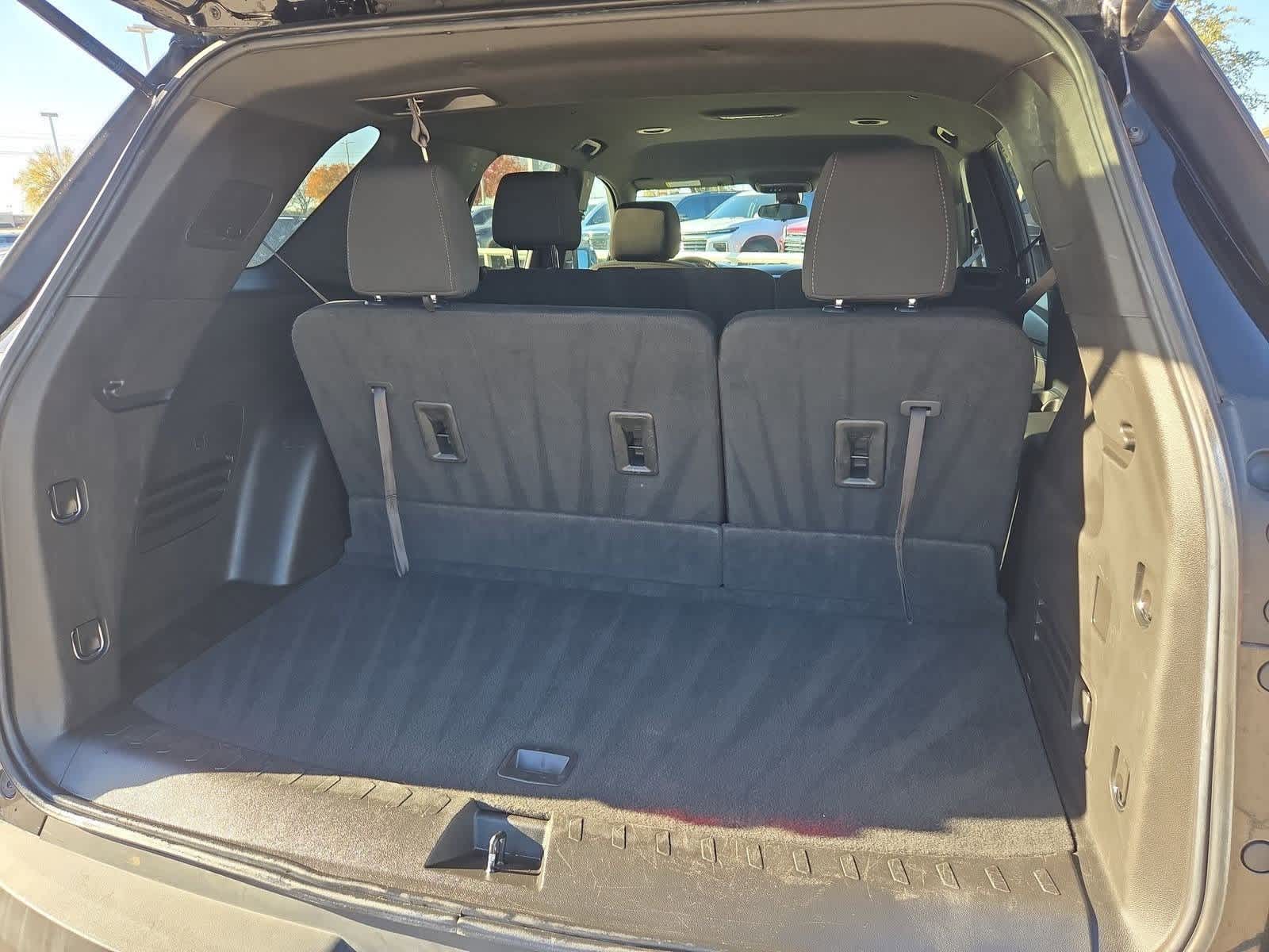 Thumbnail: 2023 Chevrolet Traverse - 32