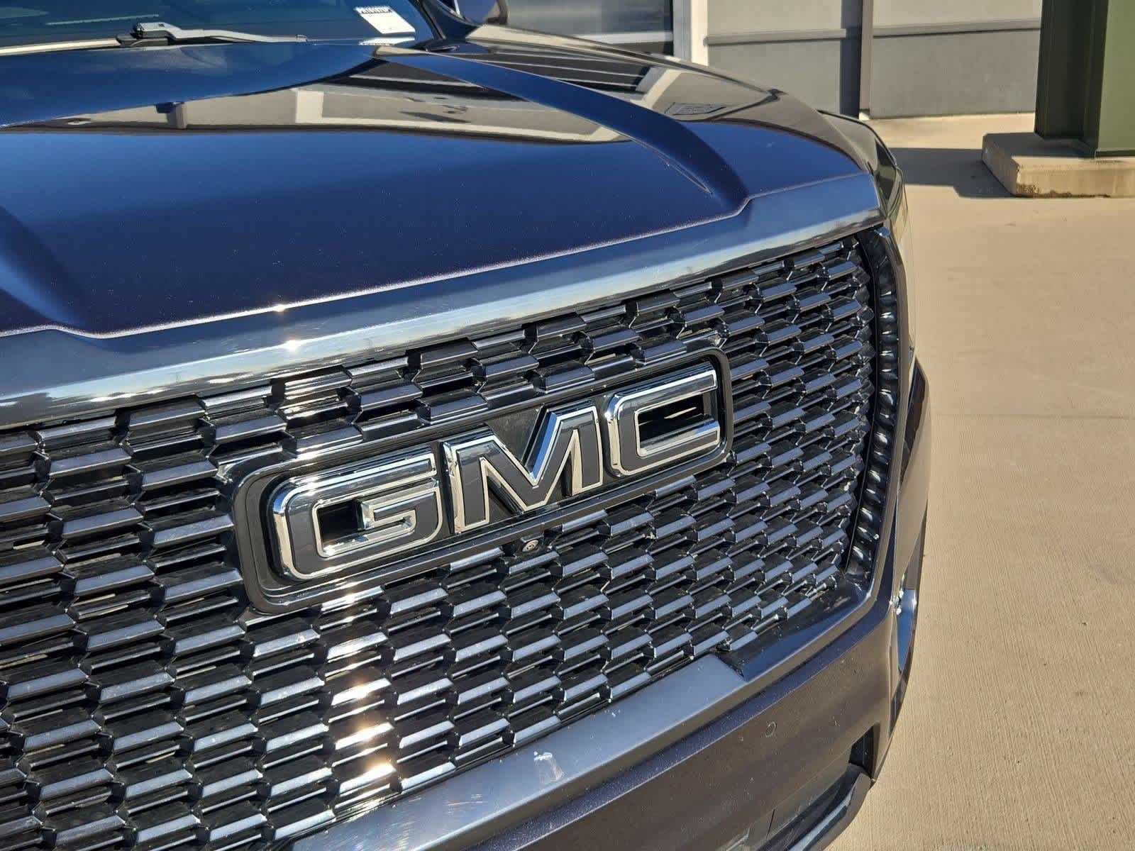 Thumbnail: 2023 GMC Yukon XL - 11