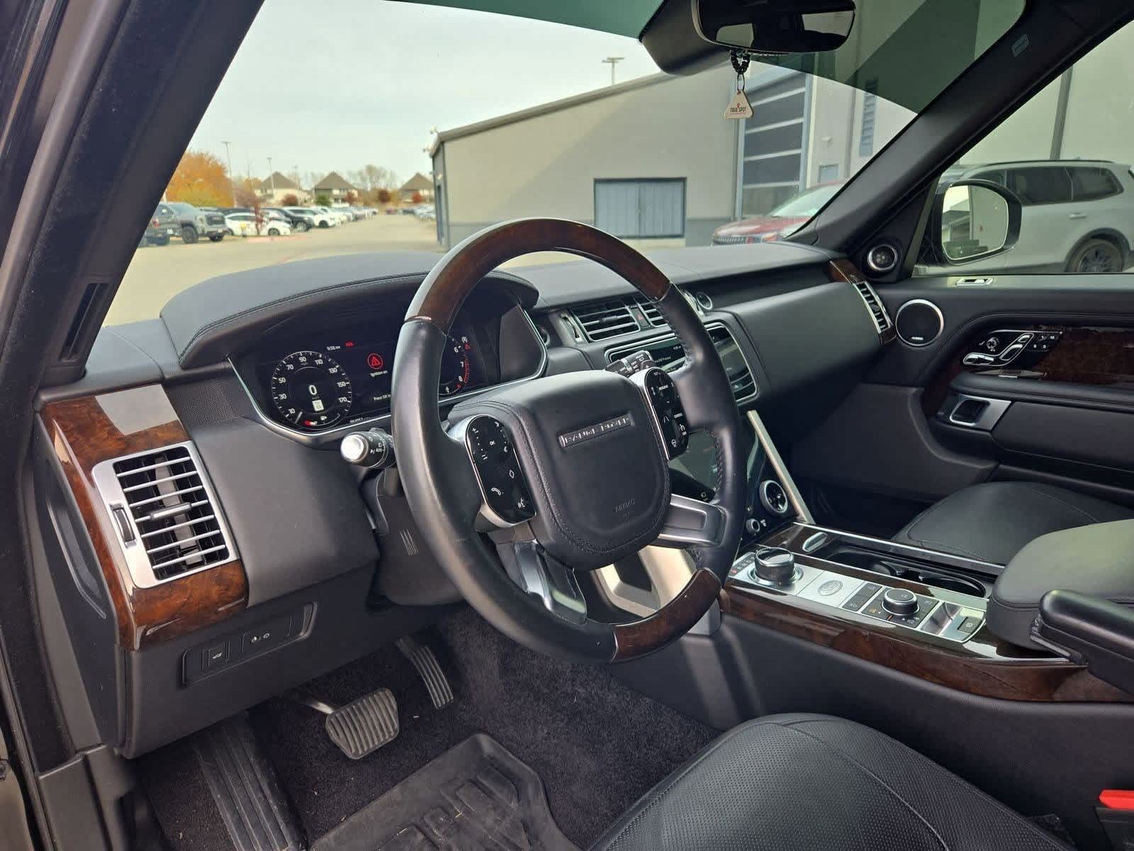 Thumbnail: 2020 Land Rover Range Rover - 2