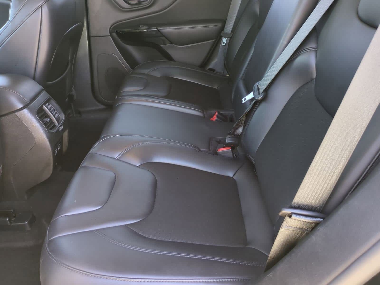 Thumbnail: 2021 Jeep Cherokee - 19