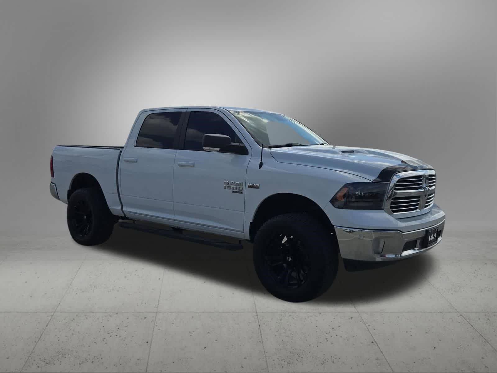 Thumbnail: 2019 RAM 1500 Classic - 8
