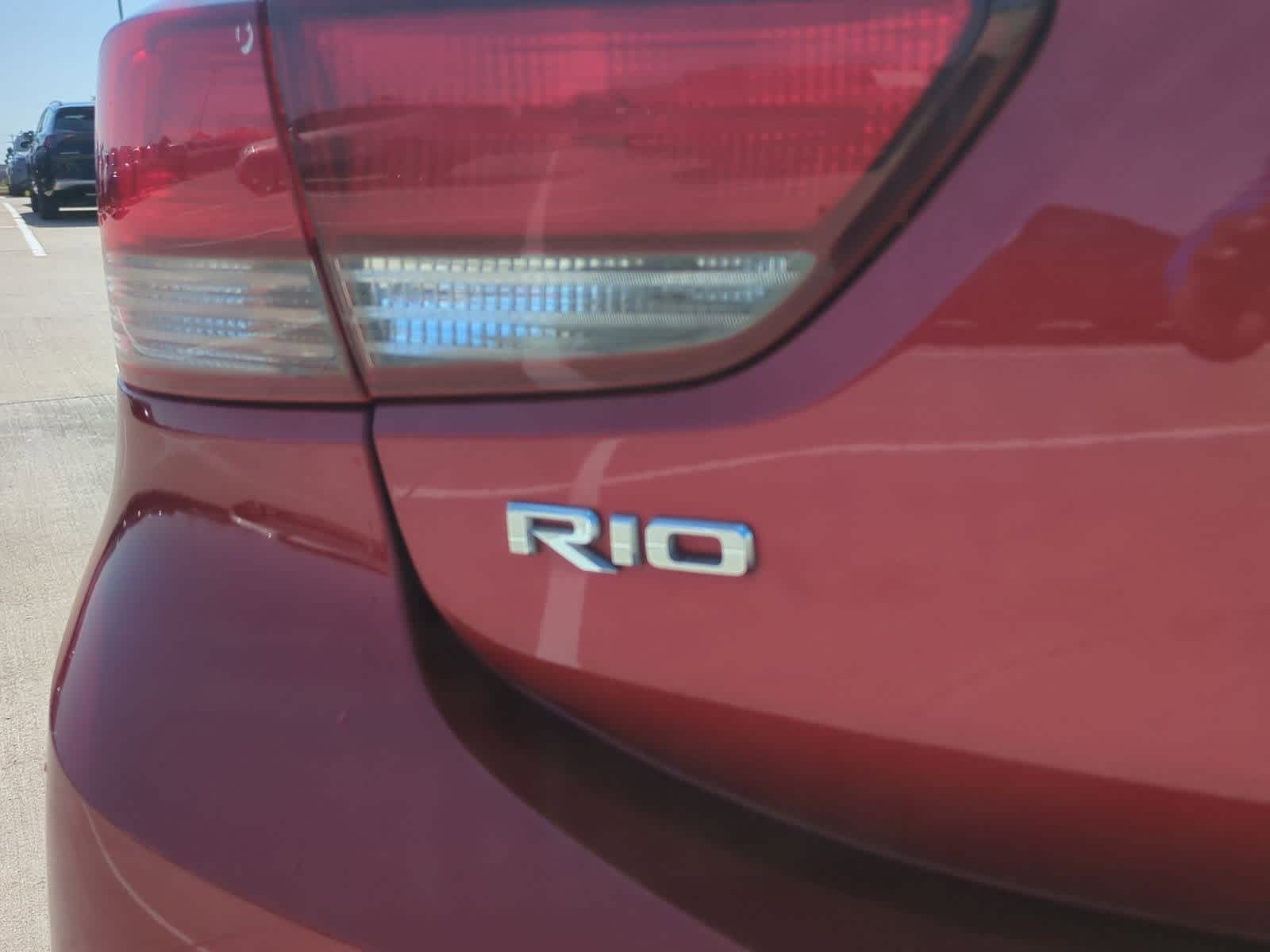 Thumbnail: 2019 Kia Rio - 11