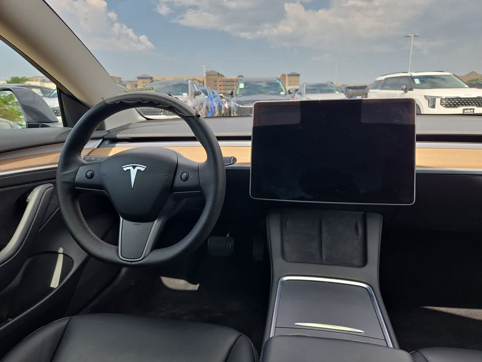 Thumbnail: 2023 Tesla Model 3 - 2