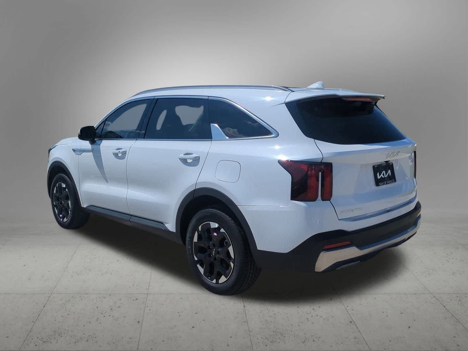 2024 Kia Sorento S photo 2