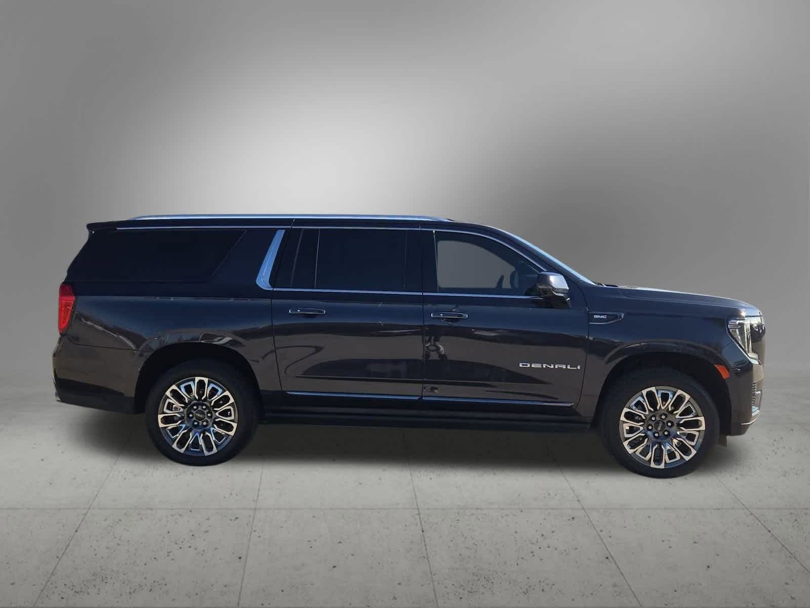 Thumbnail: 2023 GMC Yukon XL - 7