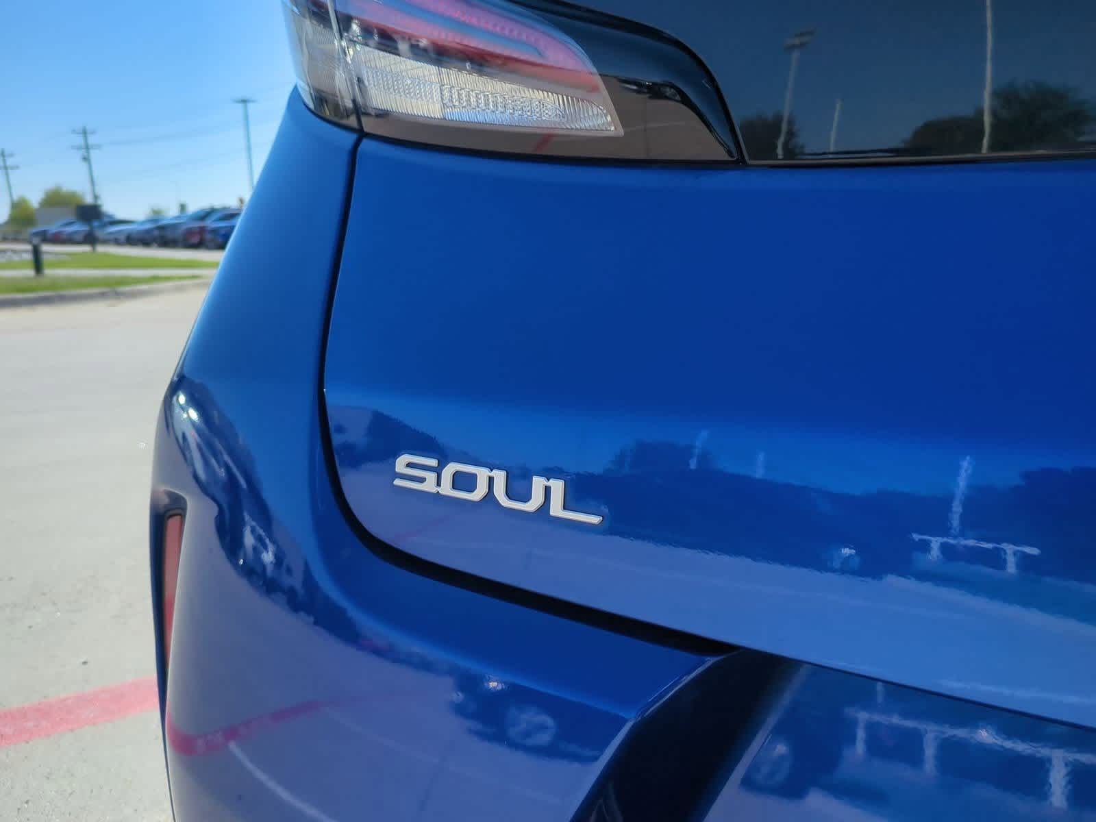 Thumbnail: 2023 Kia Soul - 11