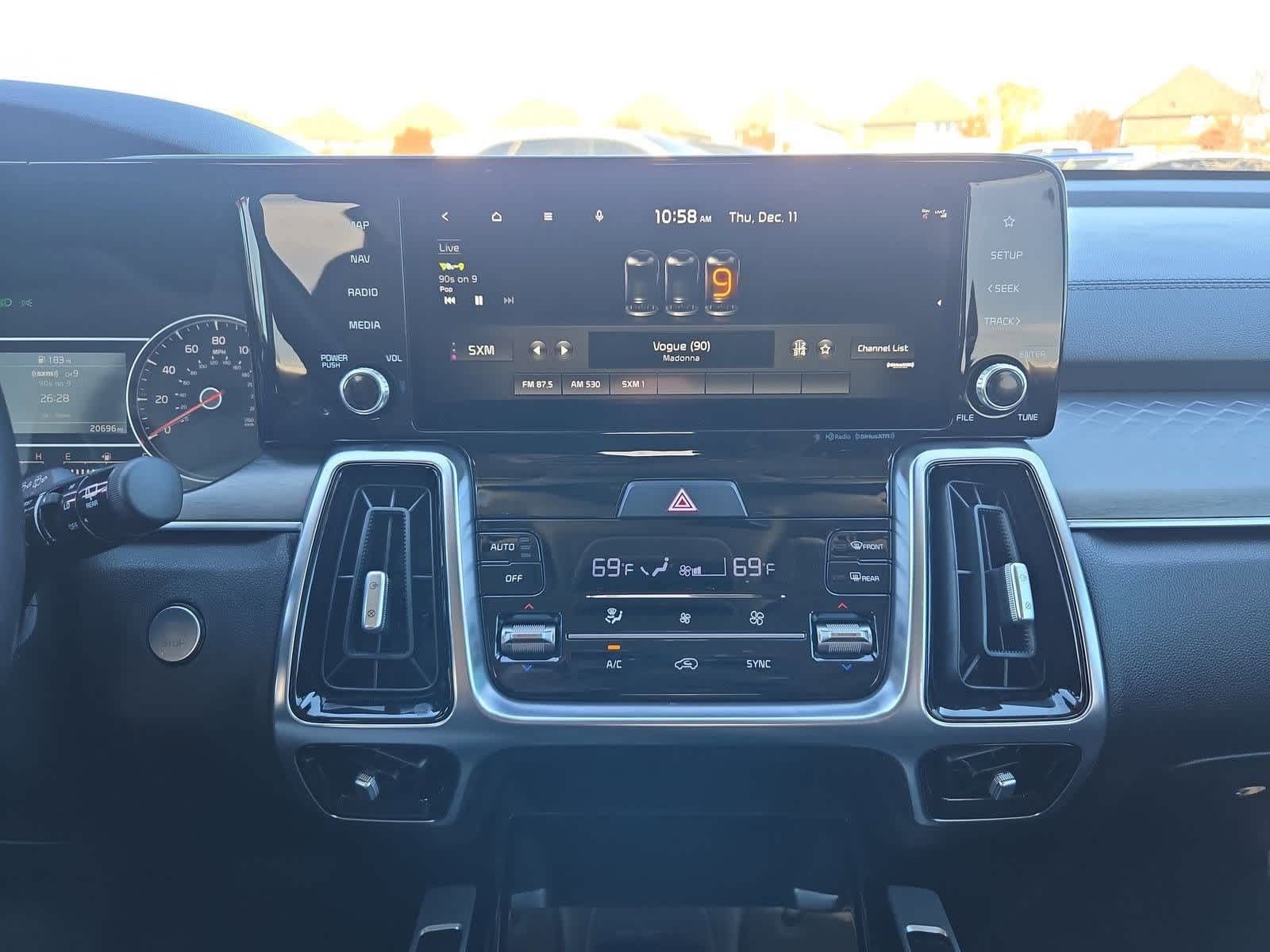 Thumbnail: 2022 Kia Sorento - 28