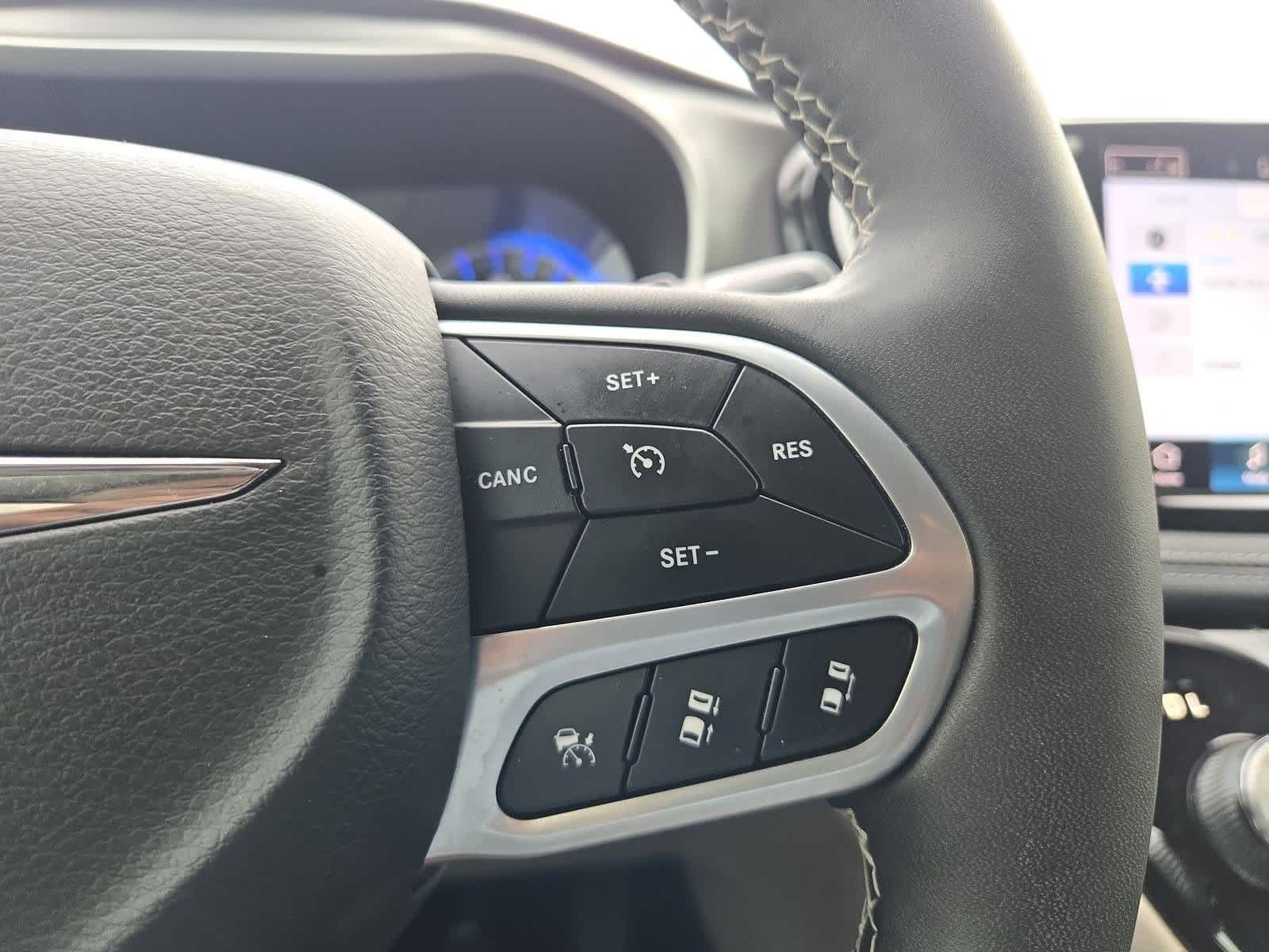 Thumbnail: 2023 Chrysler Pacifica - 24