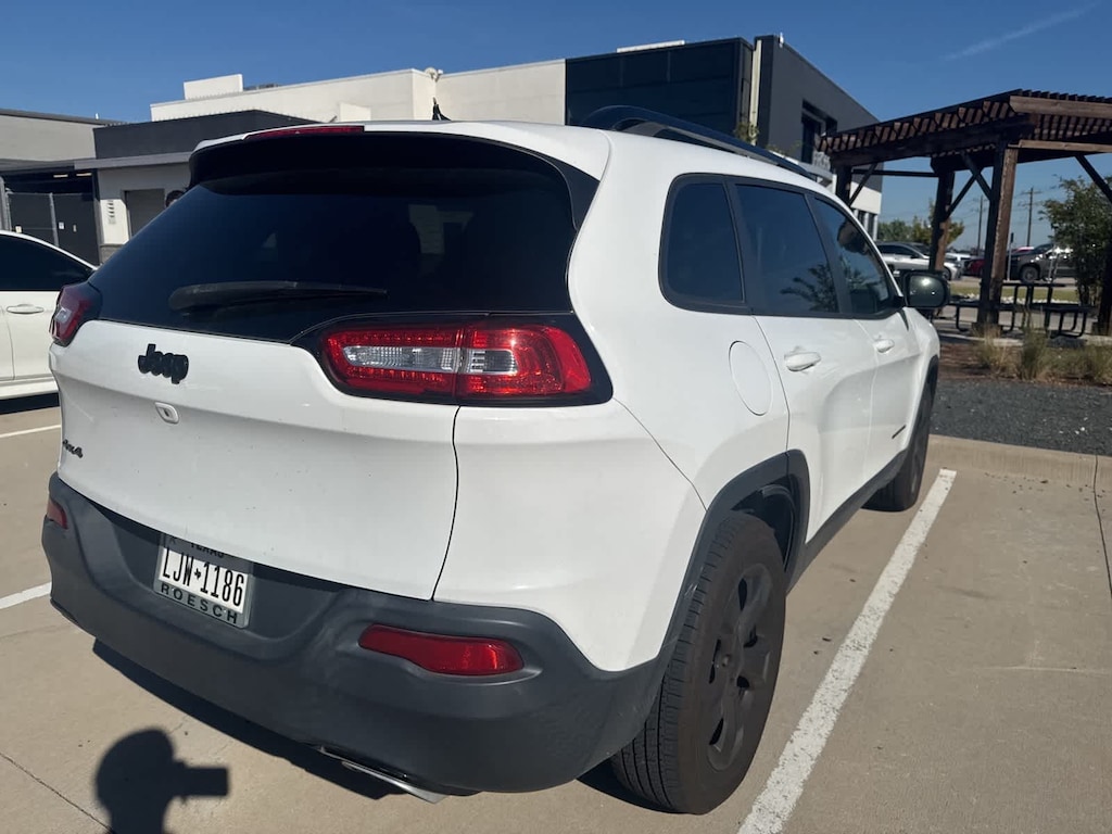 Used 2016 Jeep Cherokee Altitude SUV