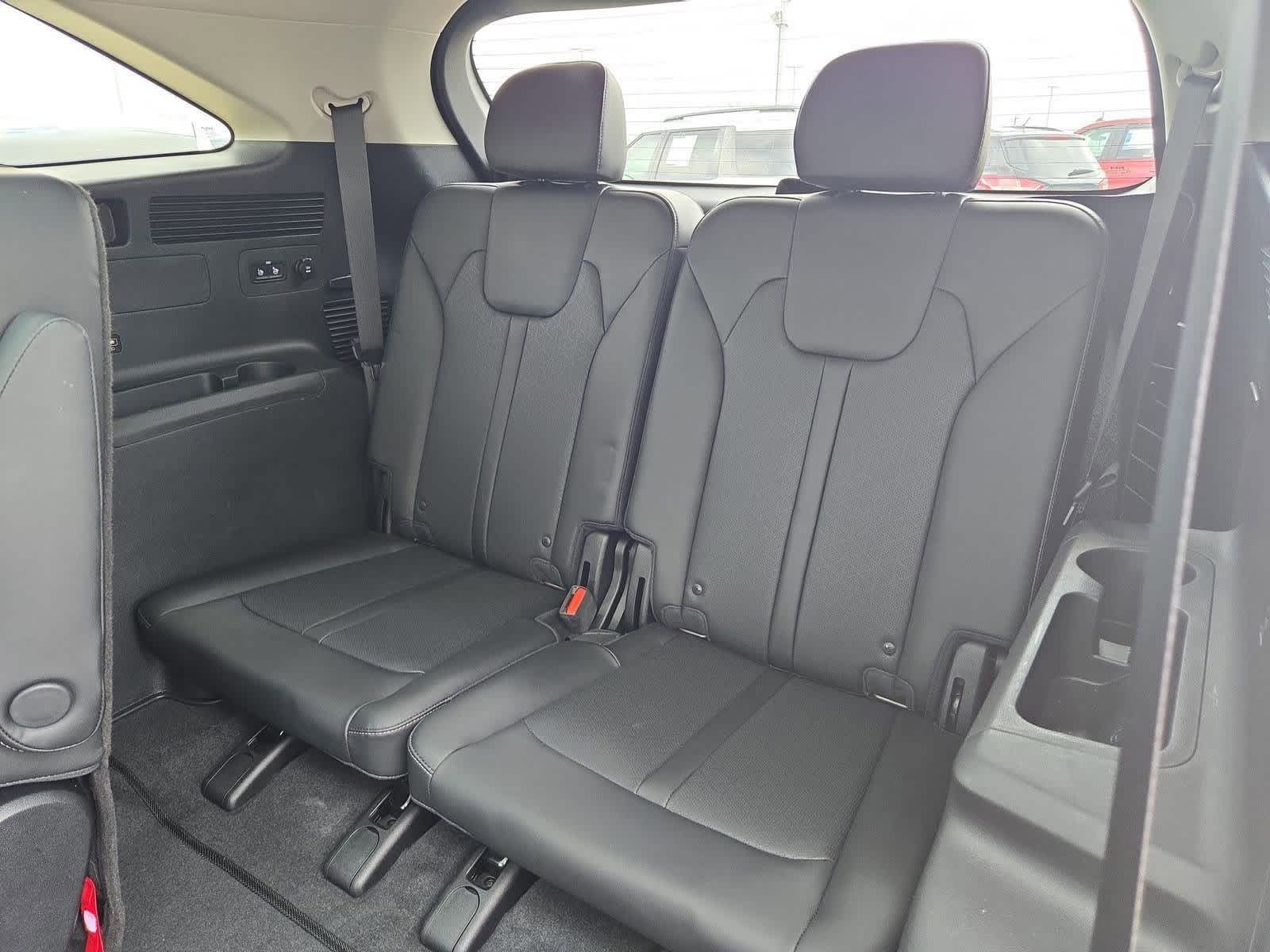 Thumbnail: 2023 Kia Sorento - 36