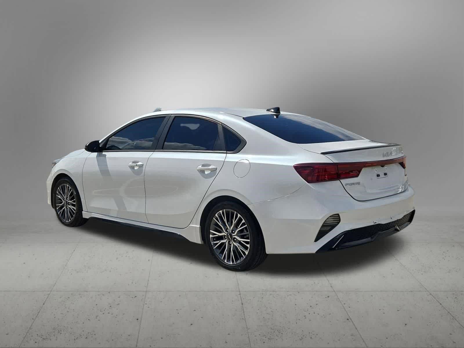 Thumbnail: 2022 Kia Forte - 4