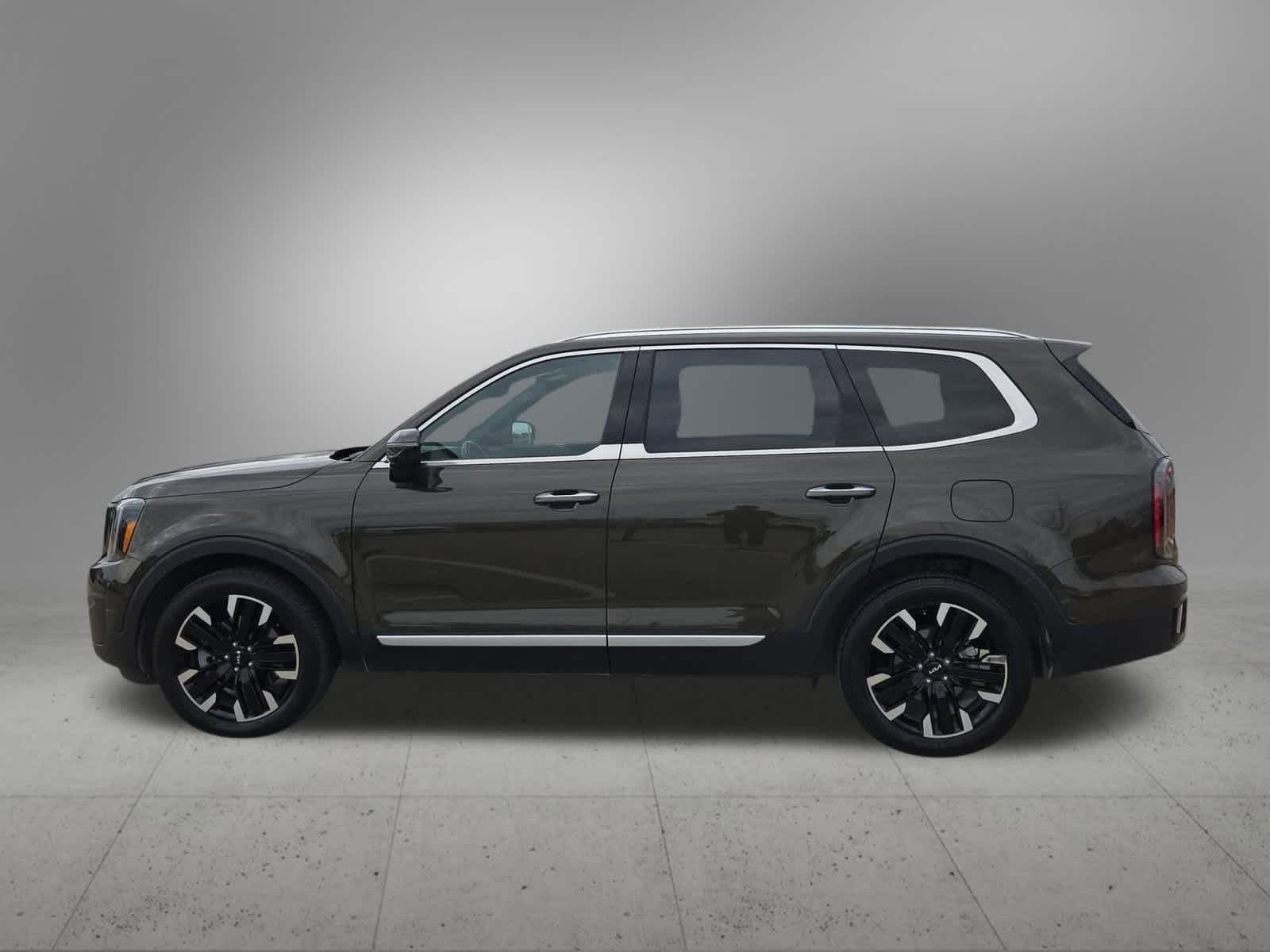 Thumbnail: 2023 Kia Telluride - 3