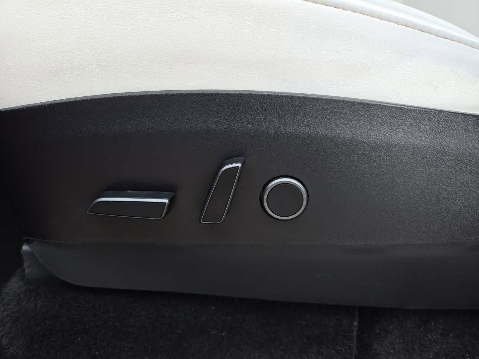 Thumbnail: 2022 Tesla Model Y - 15