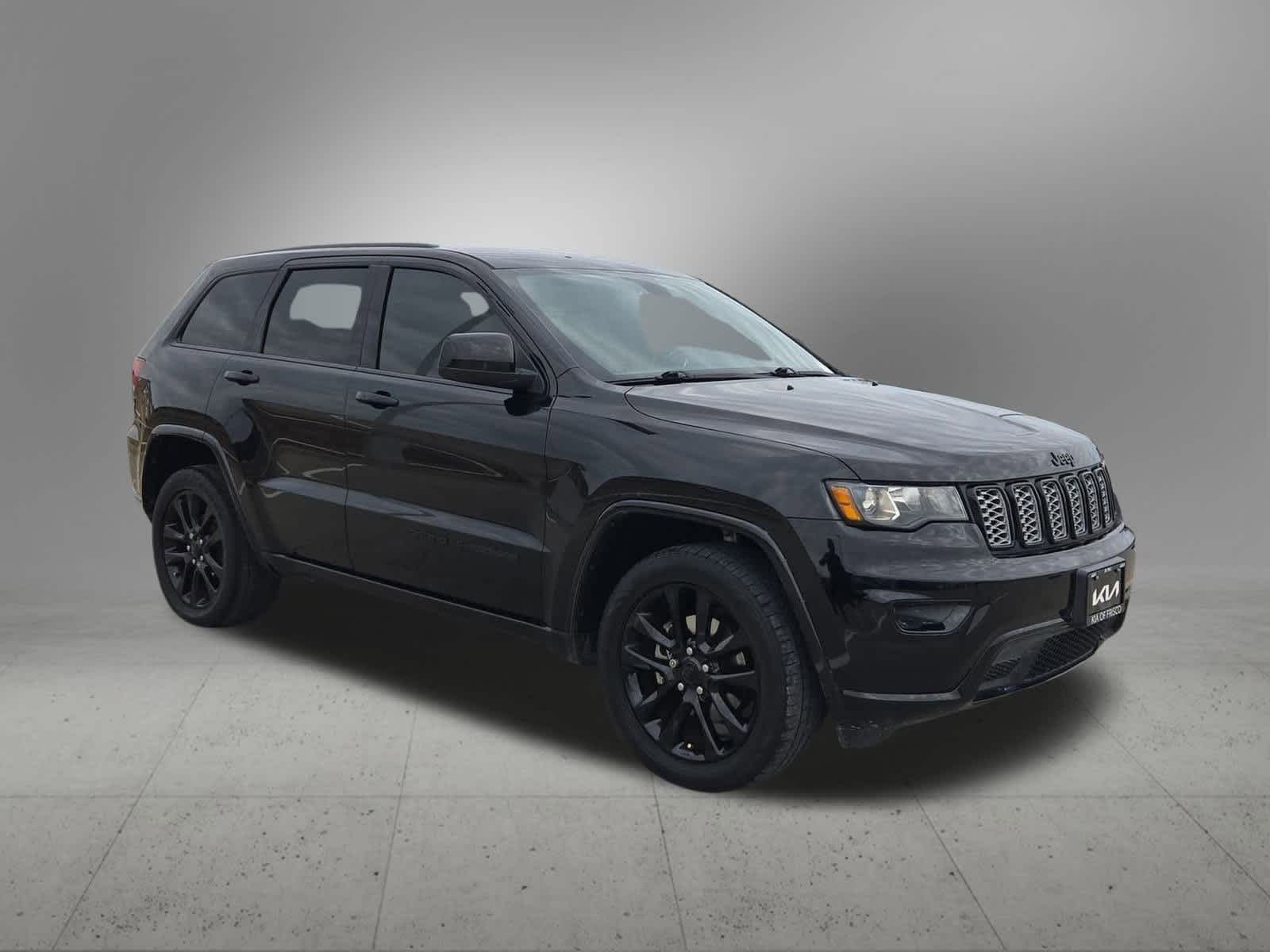 Thumbnail: 2017 Jeep Grand Cherokee - 8