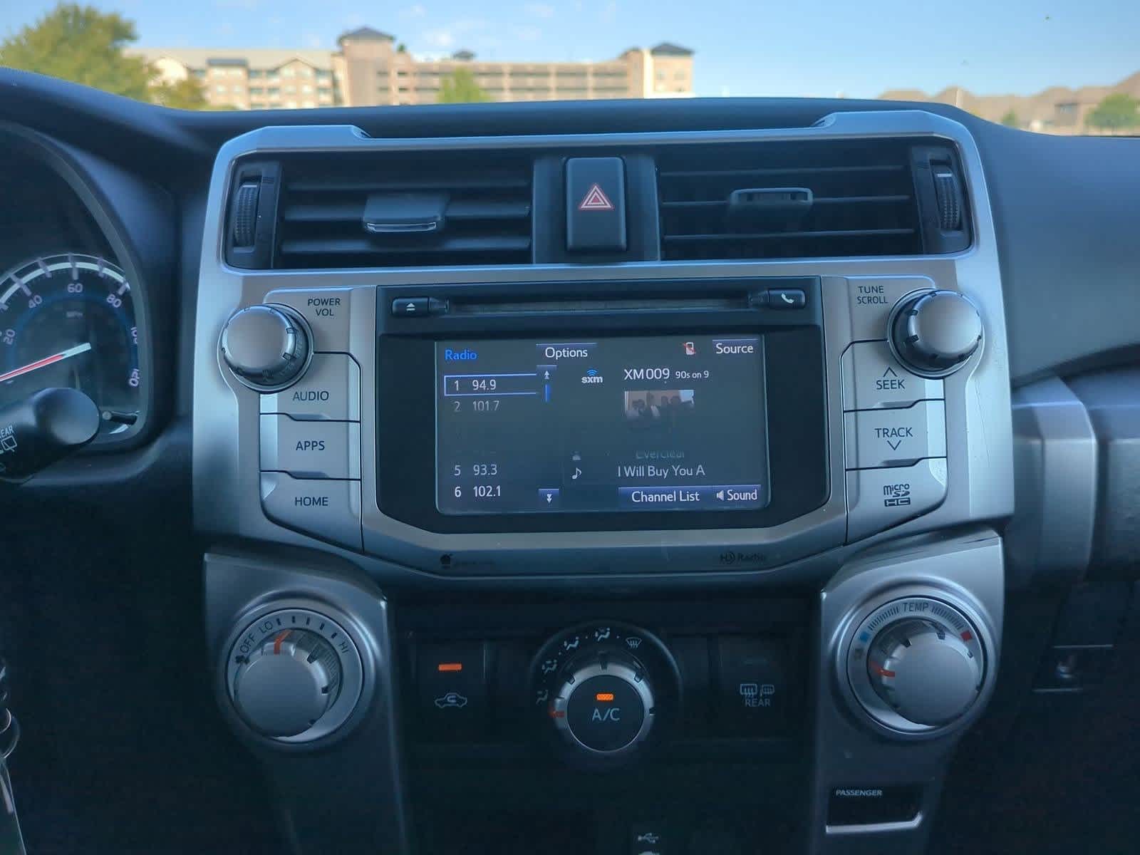 Thumbnail: 2014 Toyota 4Runner - 29