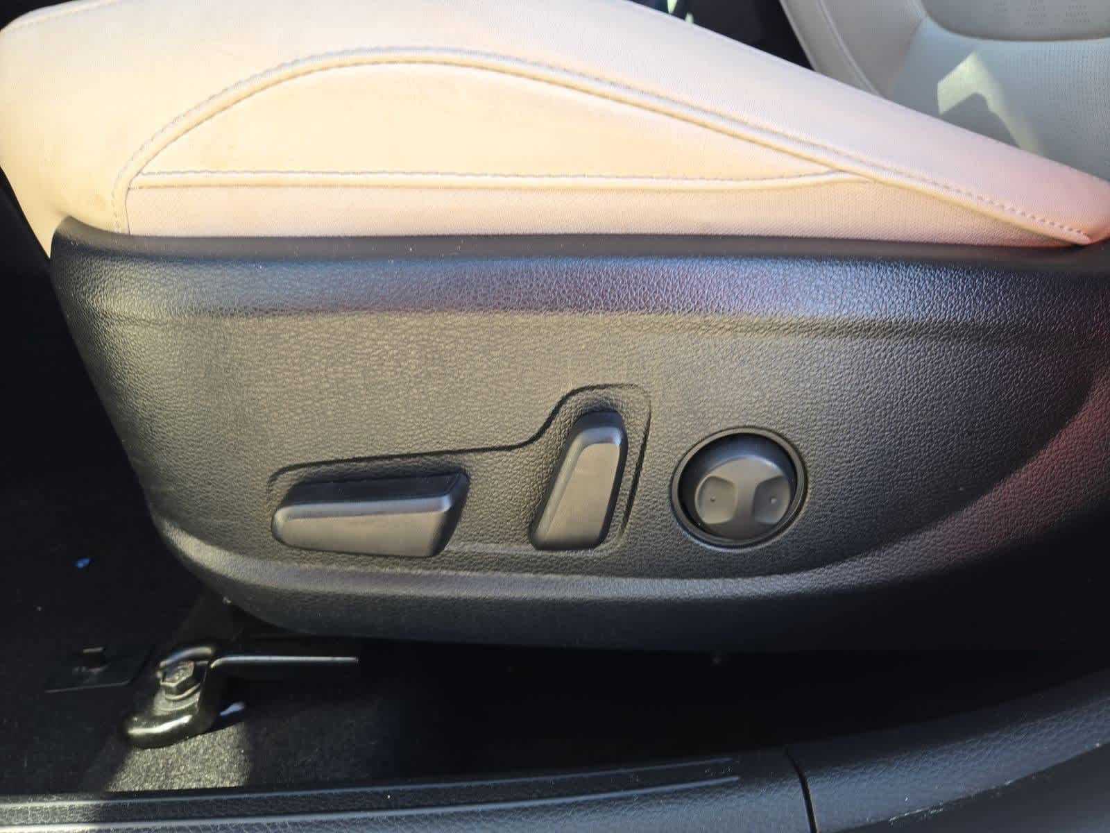 Thumbnail: 2021 Kia Seltos - 16