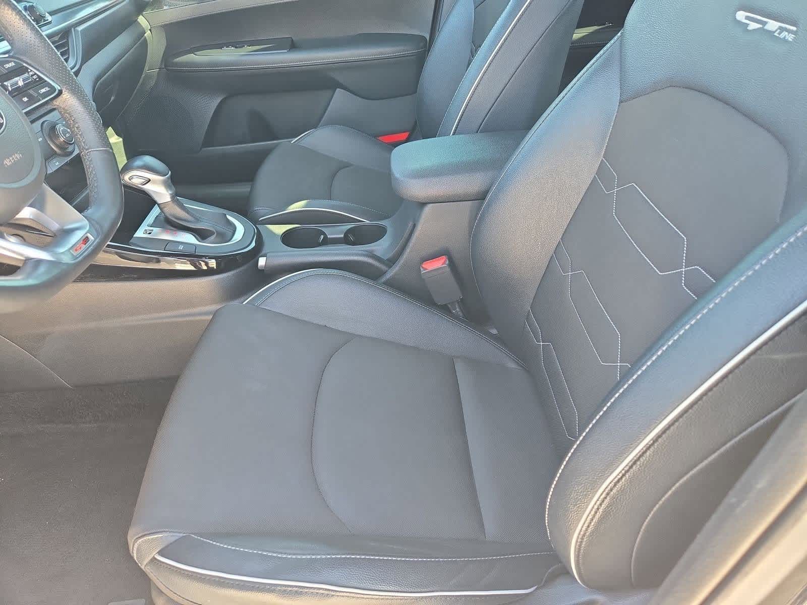 Thumbnail: 2020 Kia Forte - 16