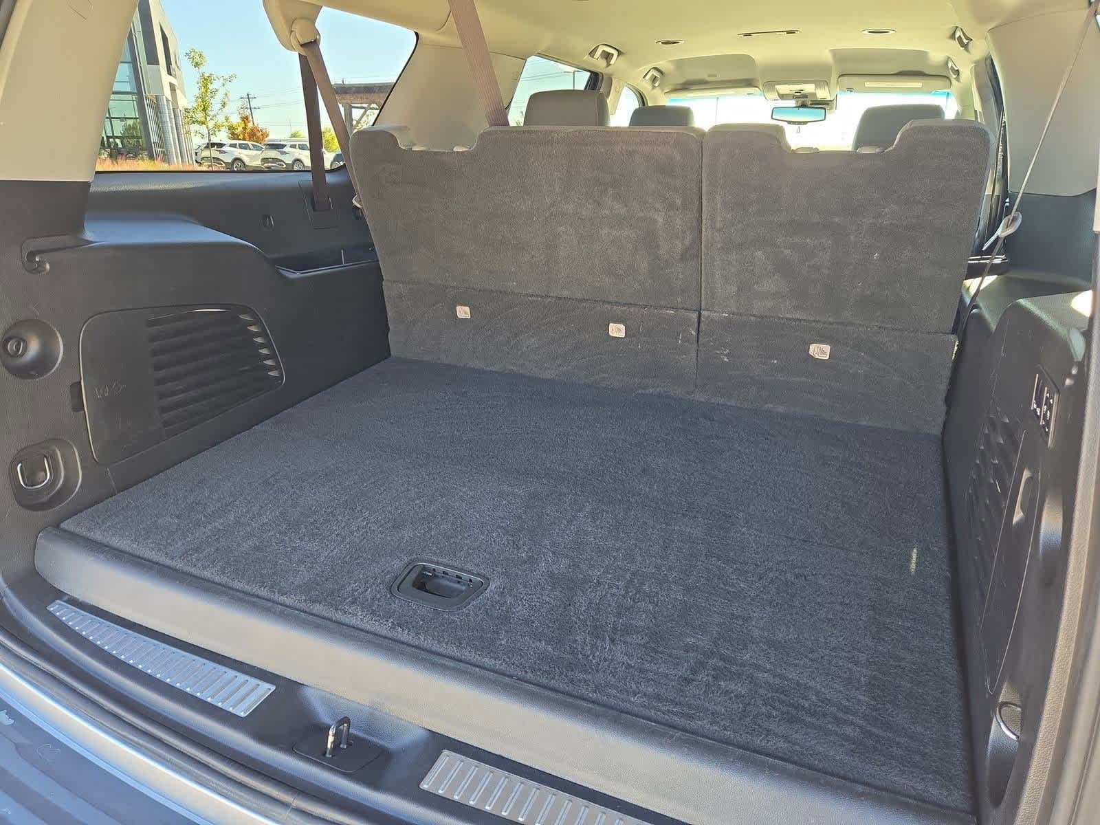 Thumbnail: 2017 Chevrolet Suburban - 34