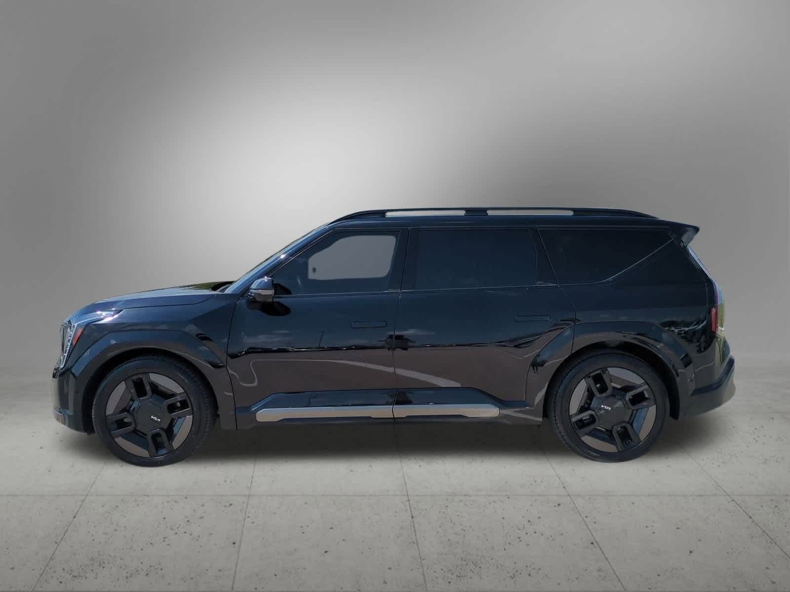 Thumbnail: 2024 Kia EV9 - 3