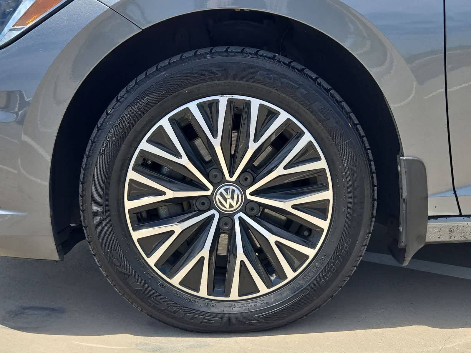 Thumbnail: 2019 Volkswagen Jetta - 11