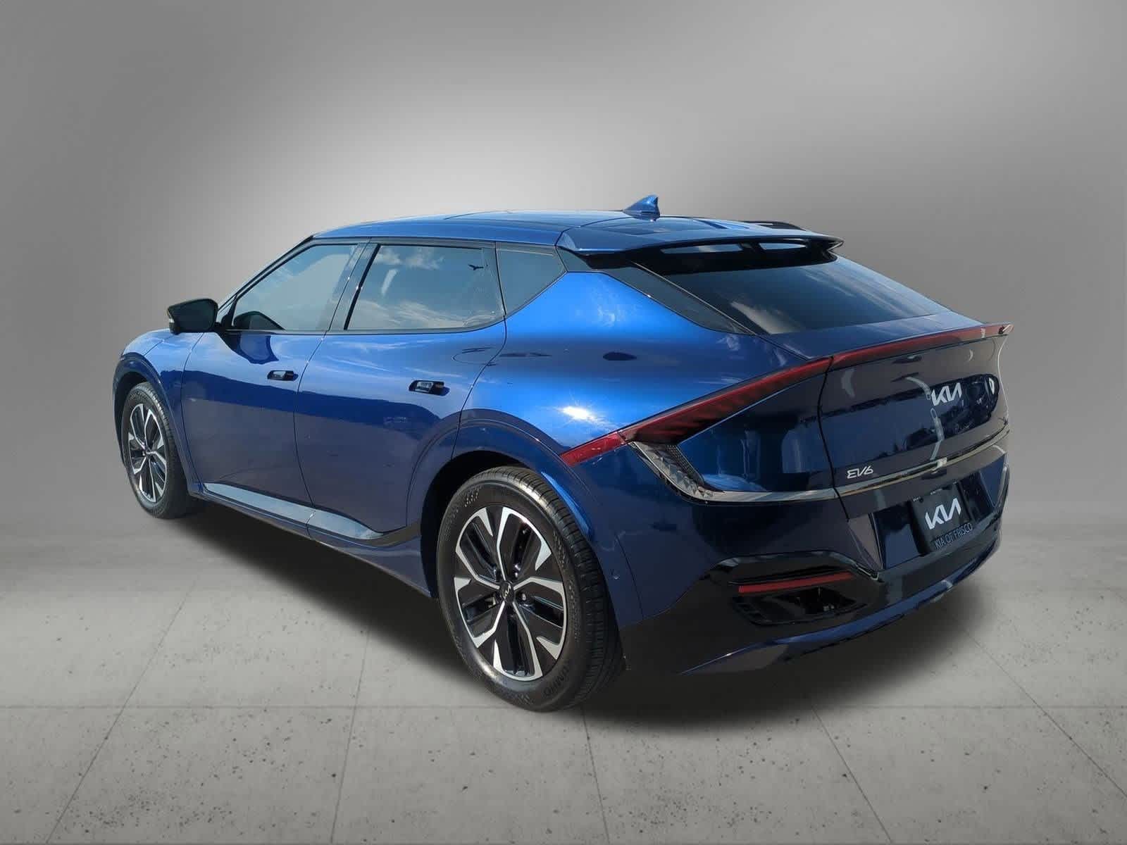 Thumbnail: 2022 Kia EV6 - 4
