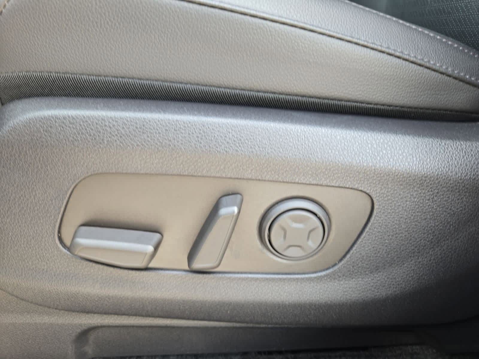 Thumbnail: 2025 Kia Carnival - 16