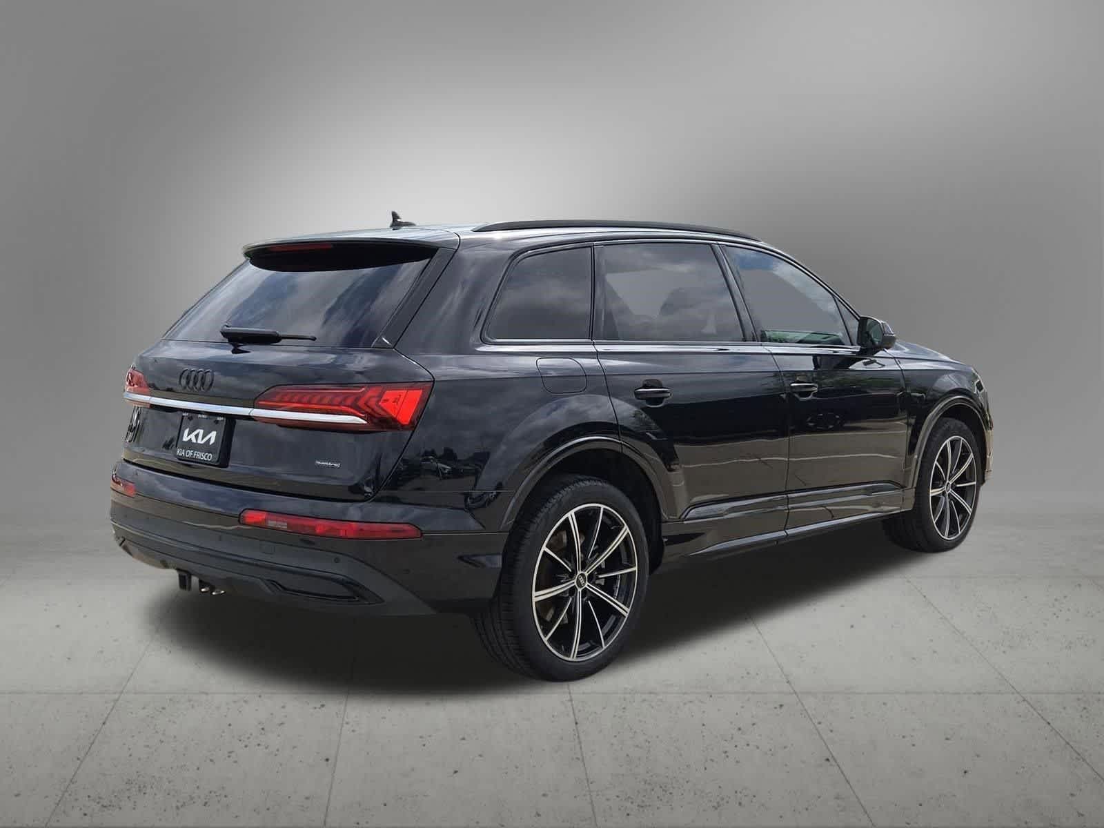 Thumbnail: 2021 Audi Q7 - 6