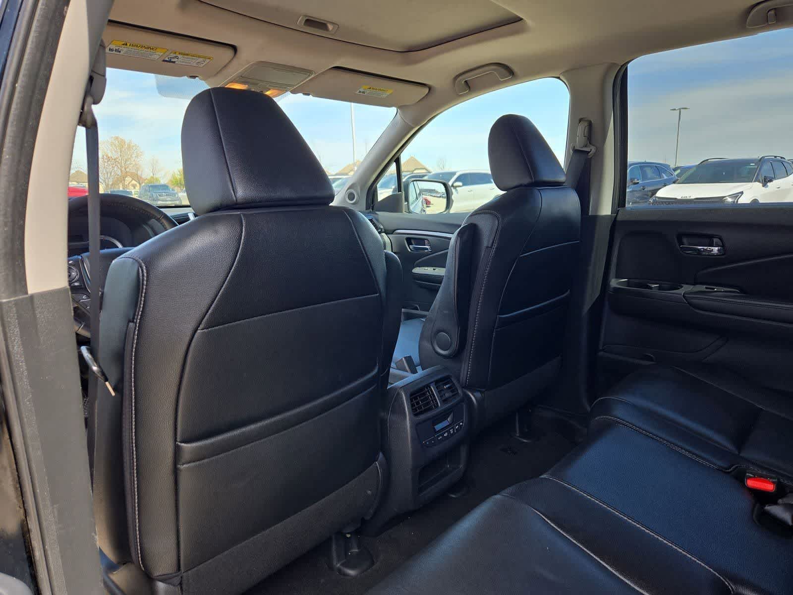 Thumbnail: 2016 Honda Pilot - 17