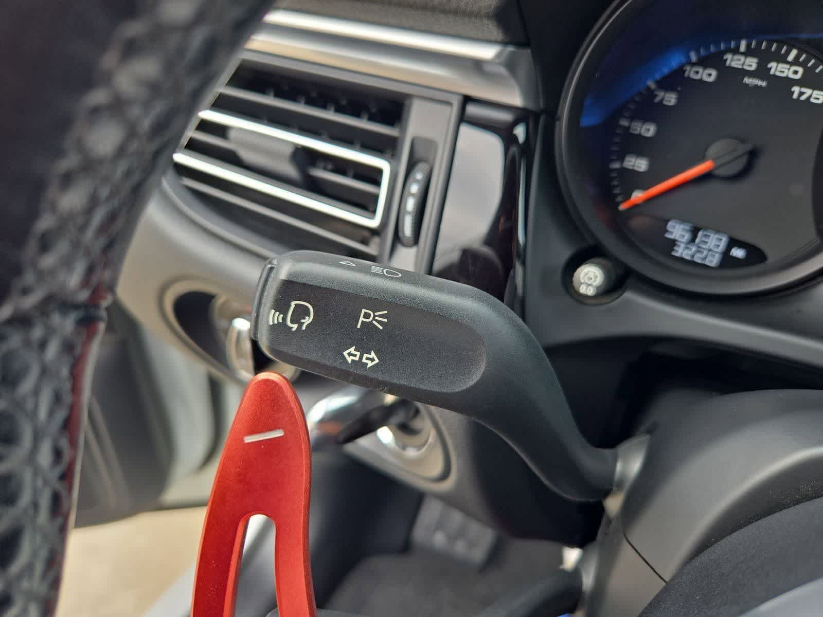 Thumbnail: 2020 Porsche Macan - 24