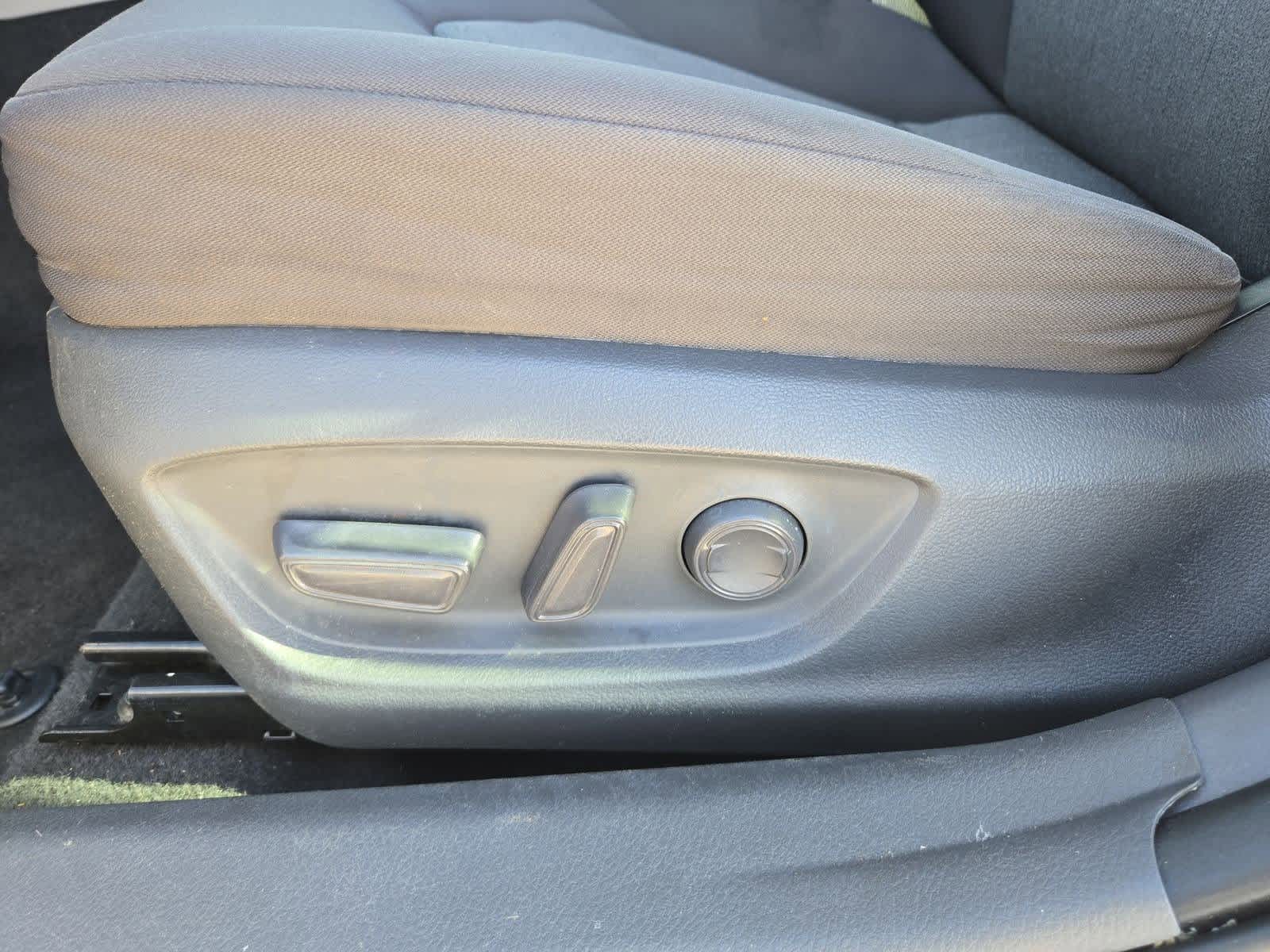 Thumbnail: 2020 Toyota Camry - 16