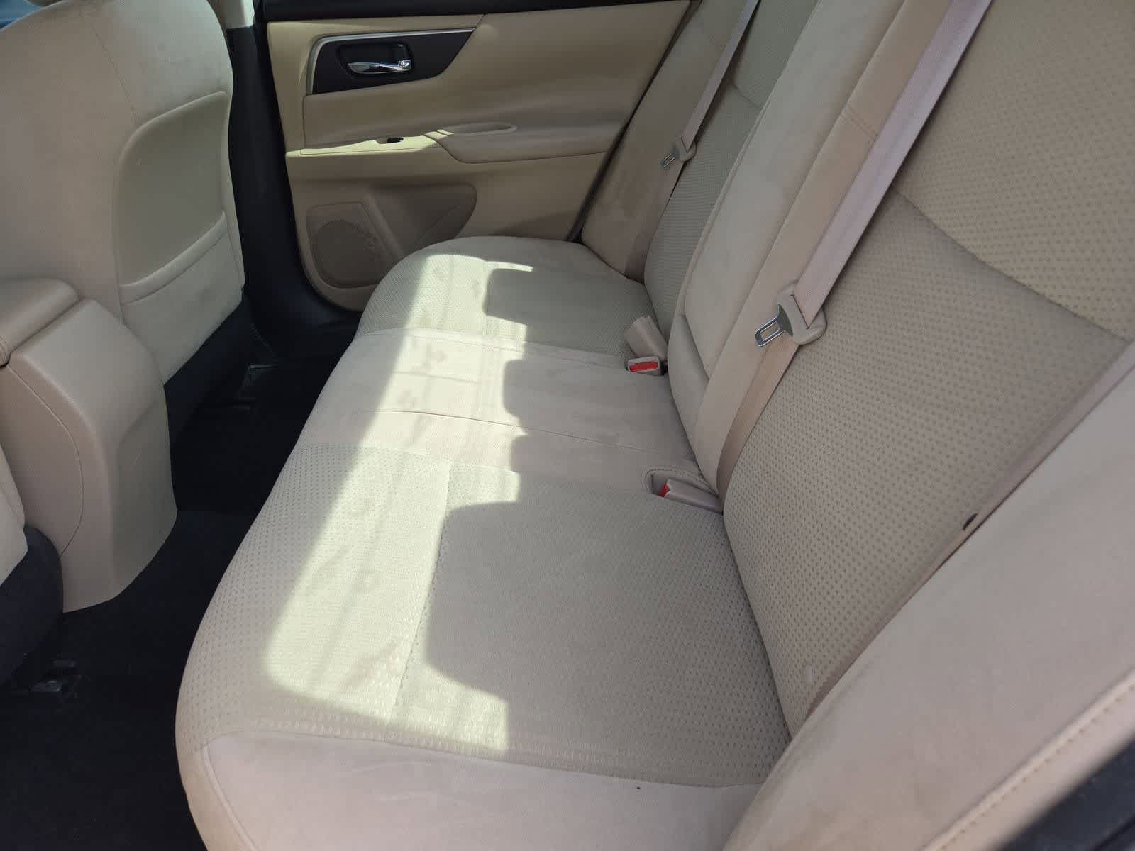 Thumbnail: 2015 Nissan Altima - 18