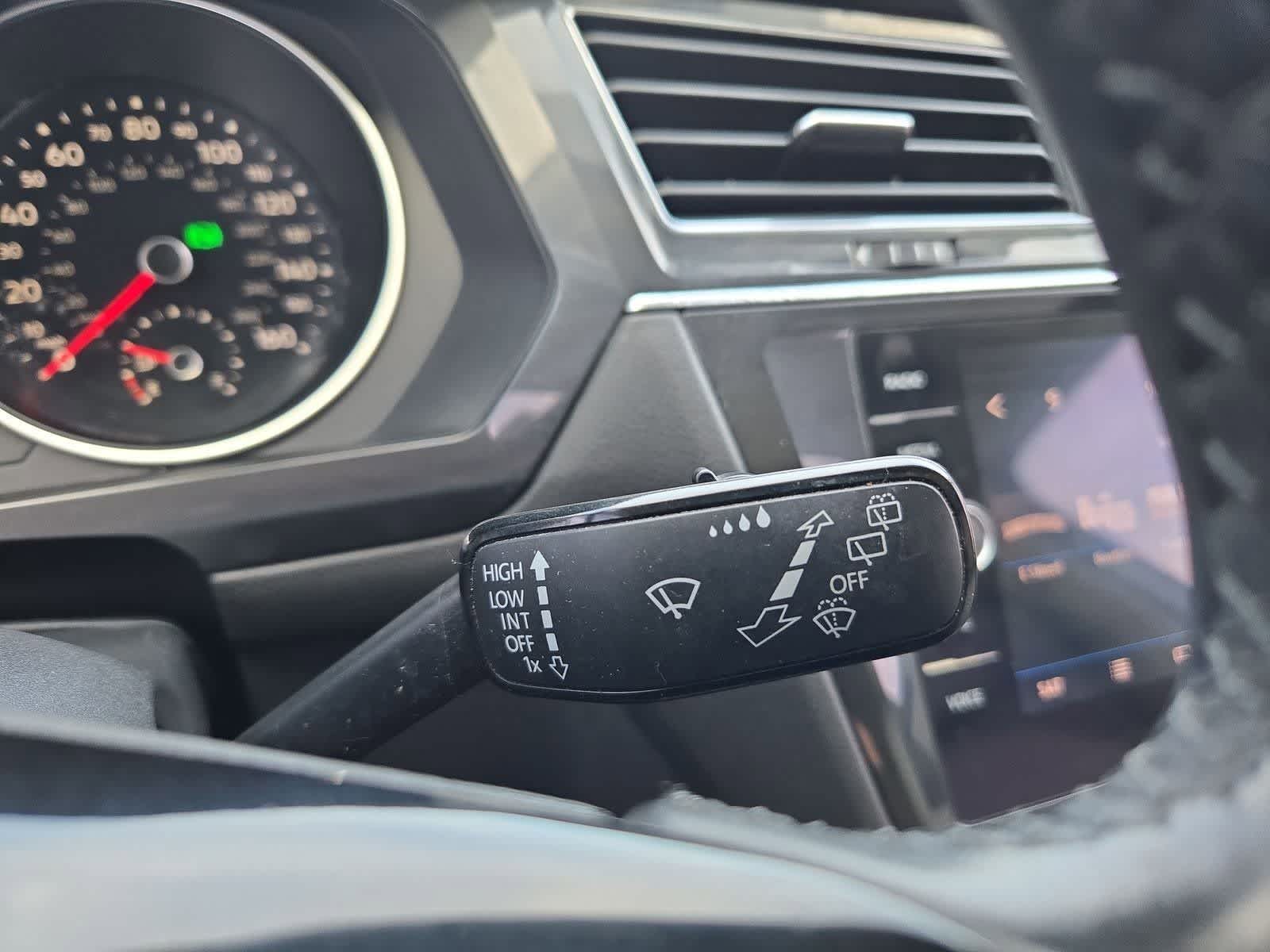 Thumbnail: 2018 Volkswagen Tiguan - 25