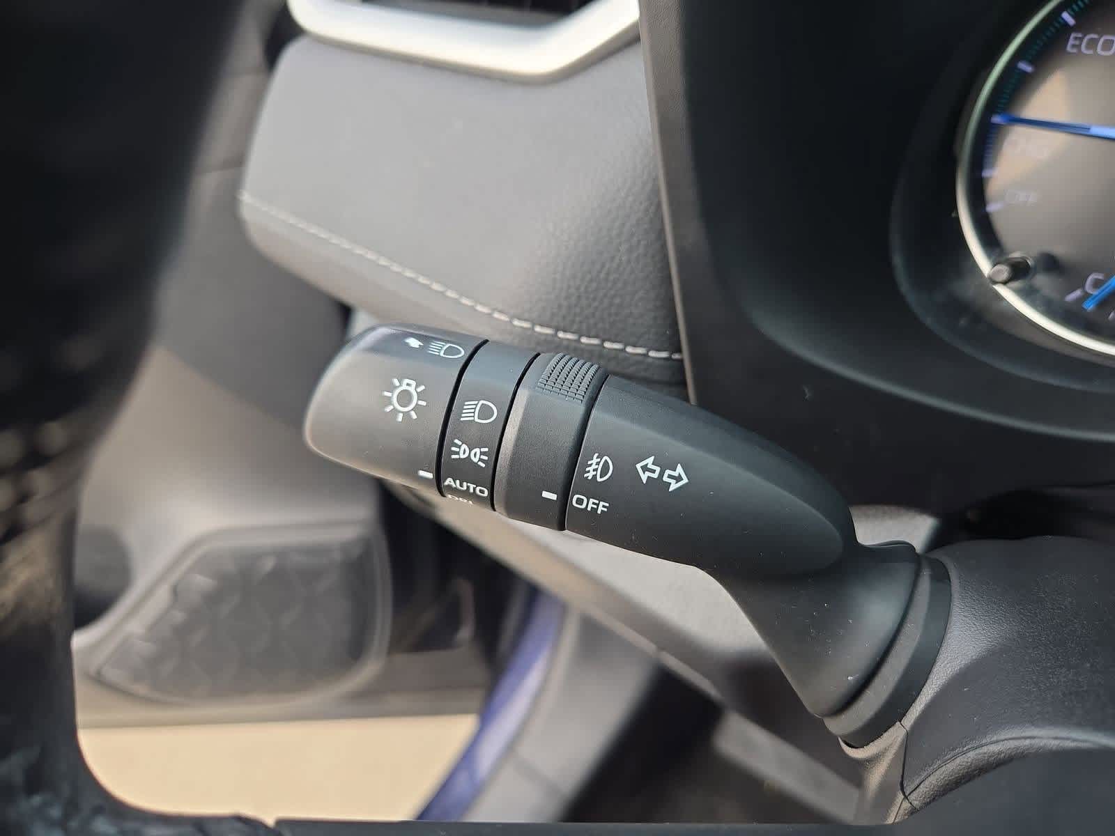 Thumbnail: 2021 Toyota RAV4 - 27