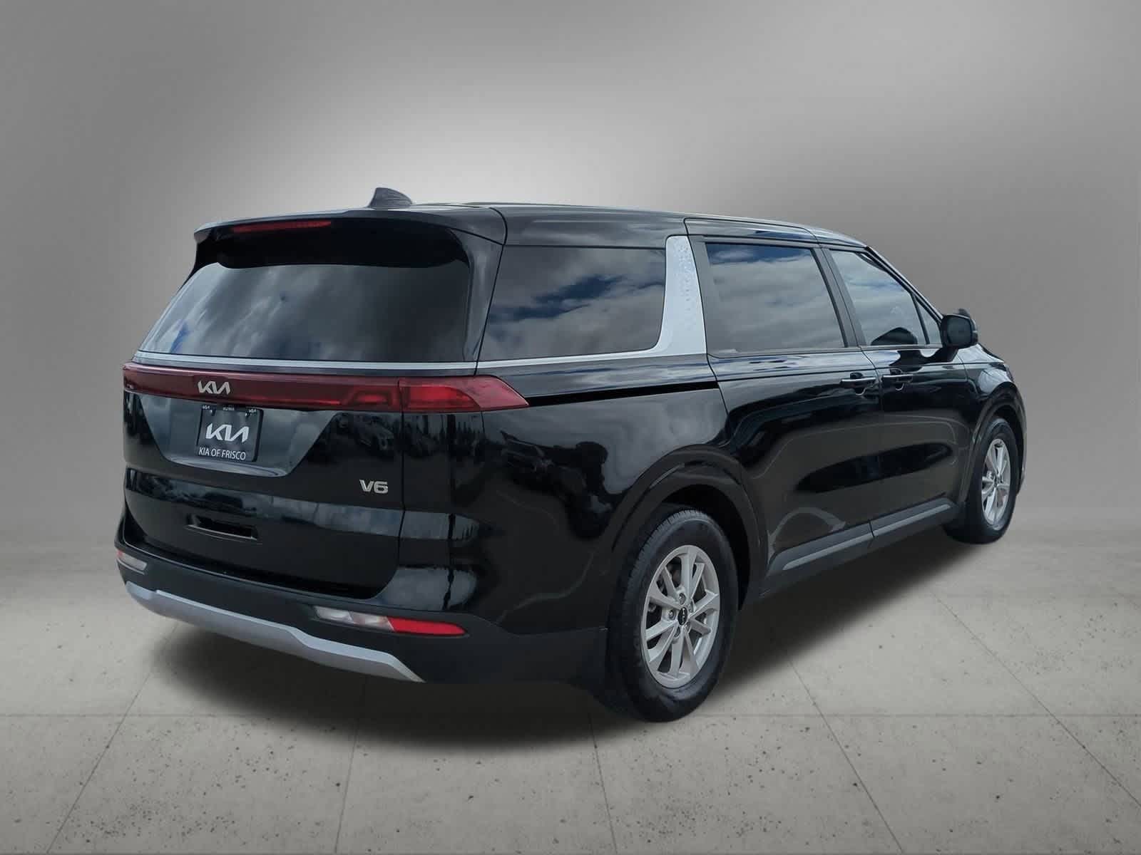 Thumbnail: 2023 Kia Carnival - 6