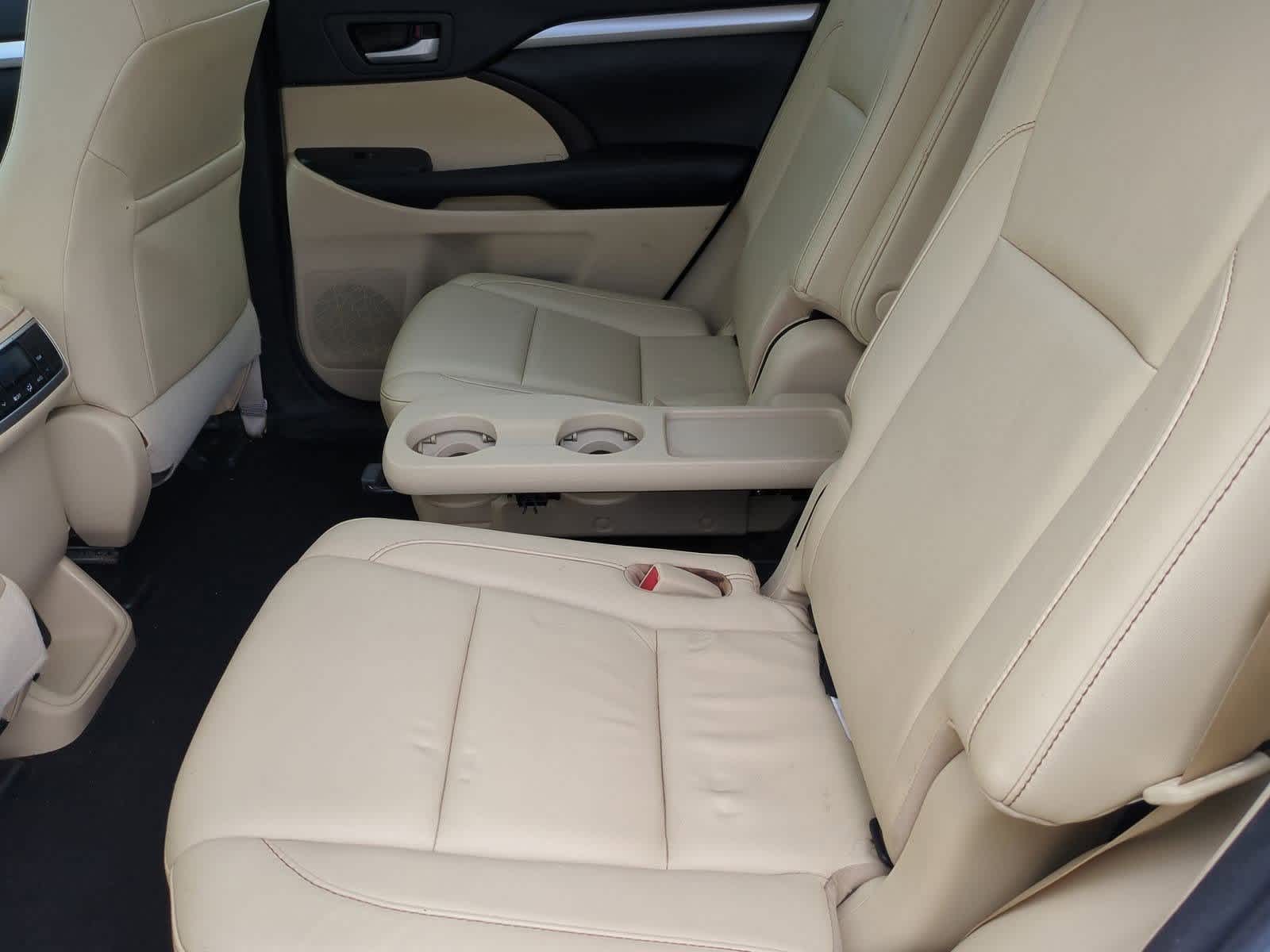 Thumbnail: 2017 Toyota Highlander - 20