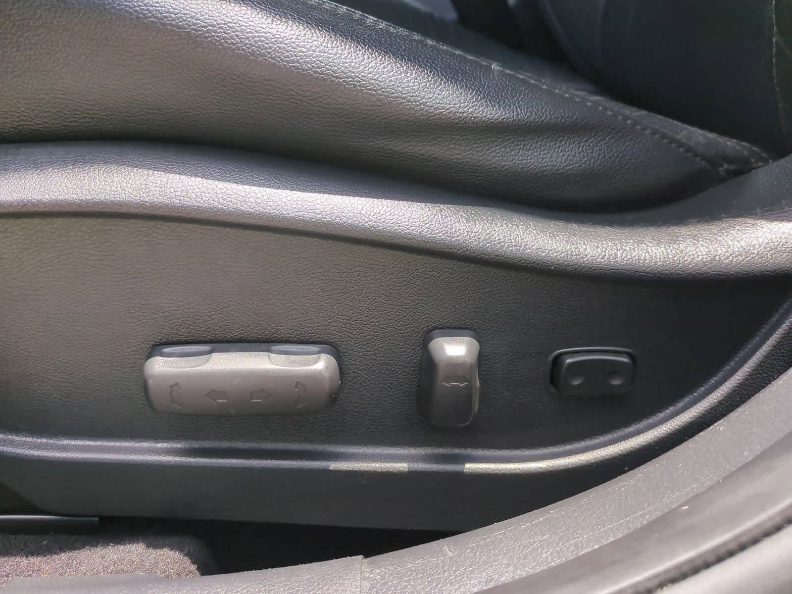 Thumbnail: 2014 Hyundai Elantra - 17