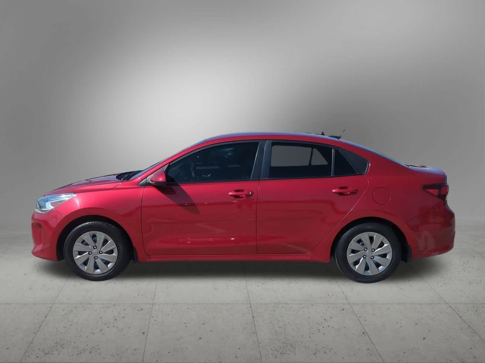 Thumbnail: 2019 Kia Rio - 3