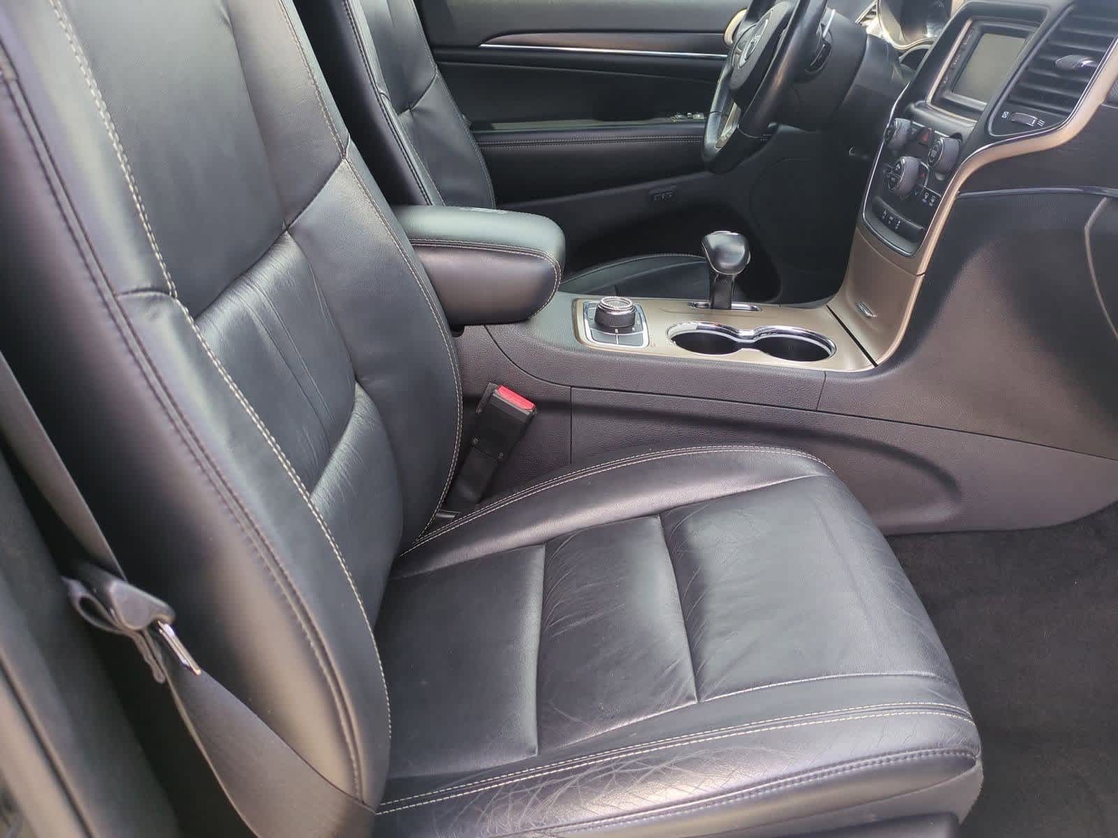 Thumbnail: 2015 Jeep Grand Cherokee - 21