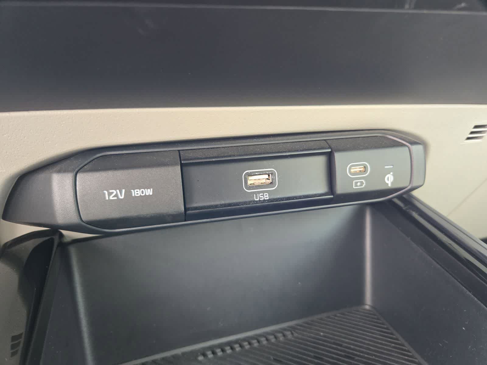 Thumbnail: 2023 Kia Niro - 28