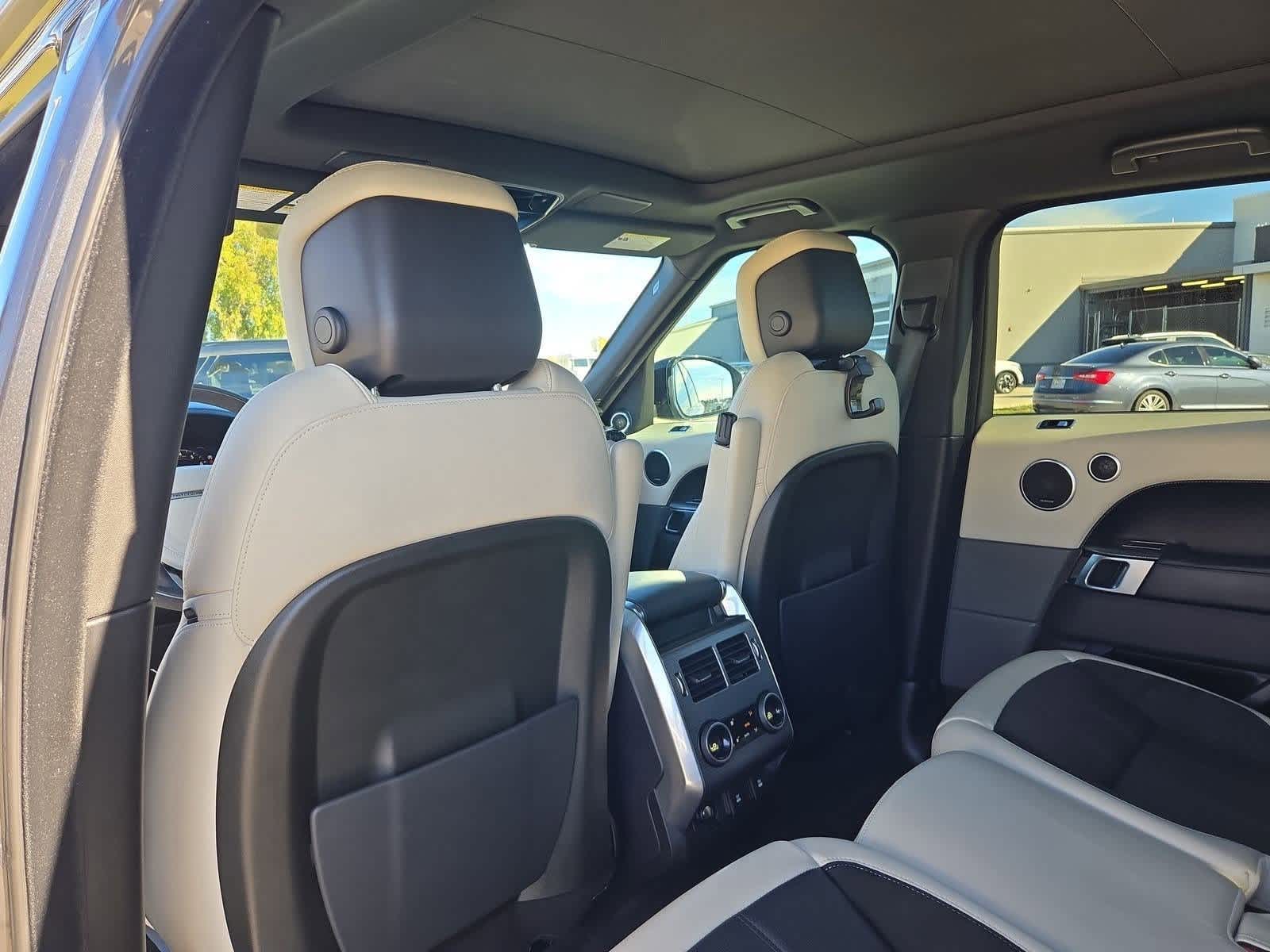 Thumbnail: 2021 Land Rover Range Rover Sport - 17