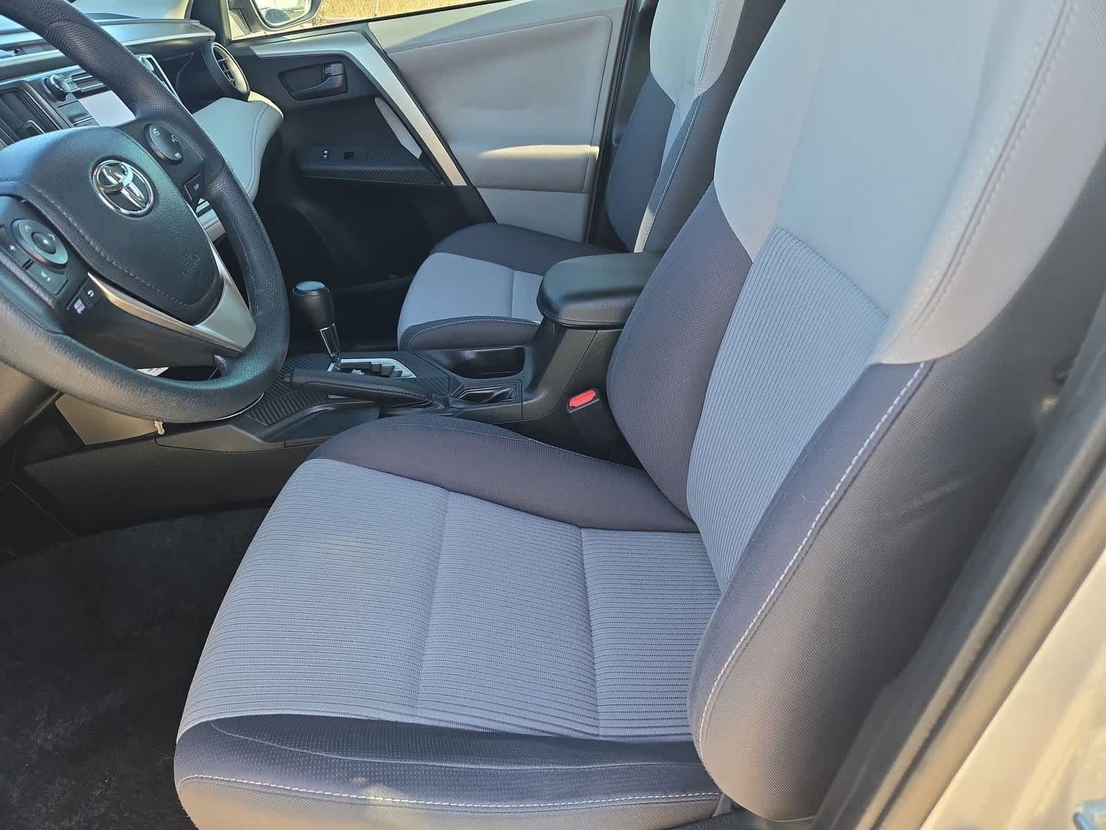 Thumbnail: 2013 Toyota RAV4 - 15