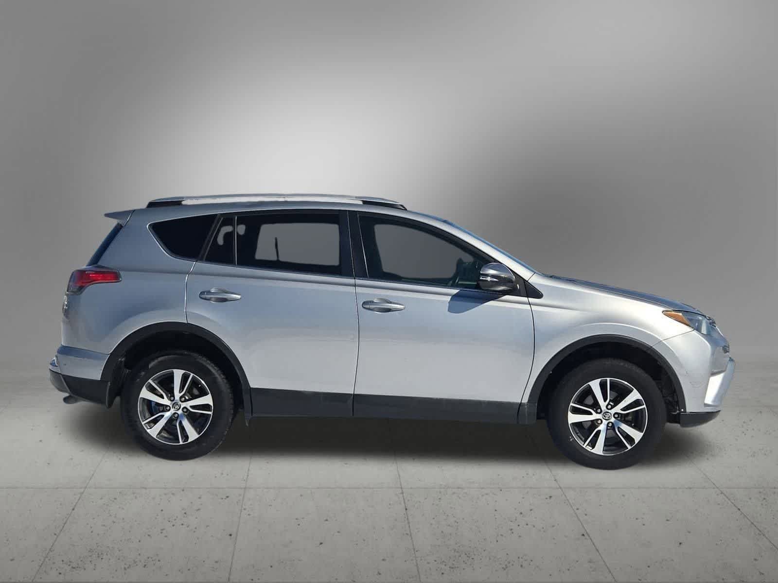 Thumbnail: 2016 Toyota RAV4 - 7