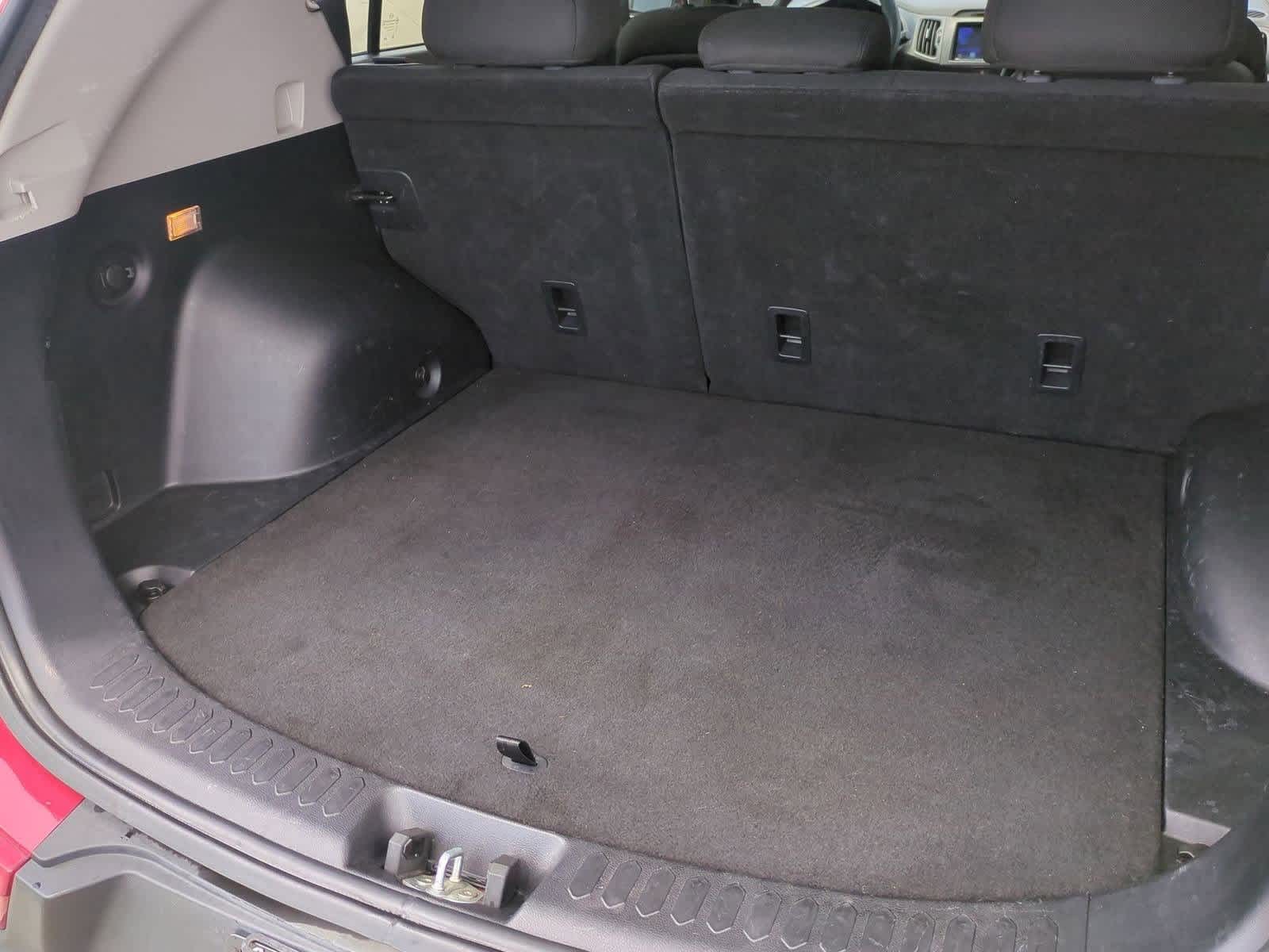 Thumbnail: 2012 Kia Sportage - 29