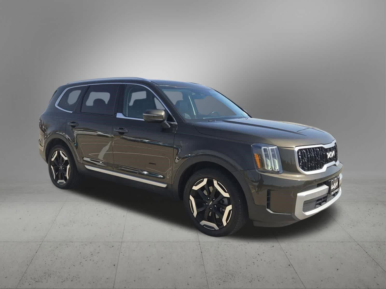 Thumbnail: 2023 Kia Telluride - 8